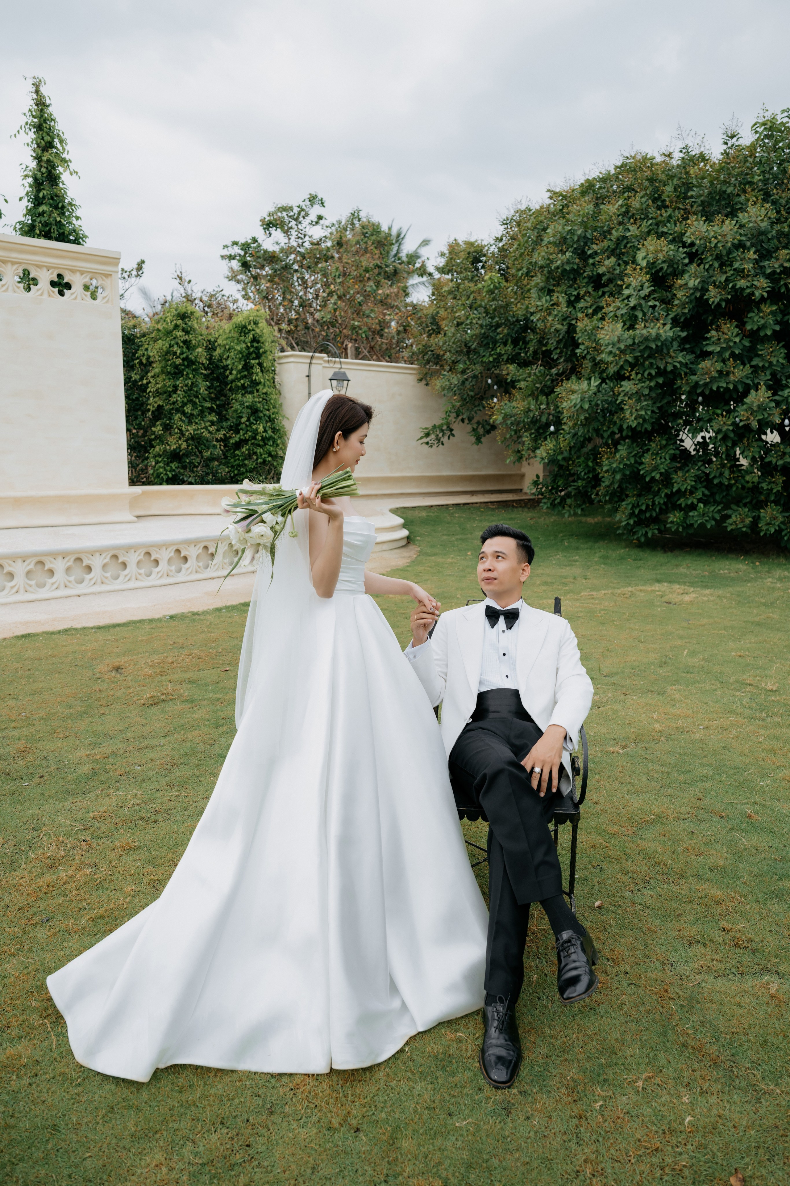 THU & NHU / An garden. Saigon Wedding Present | Art Beyond Moments