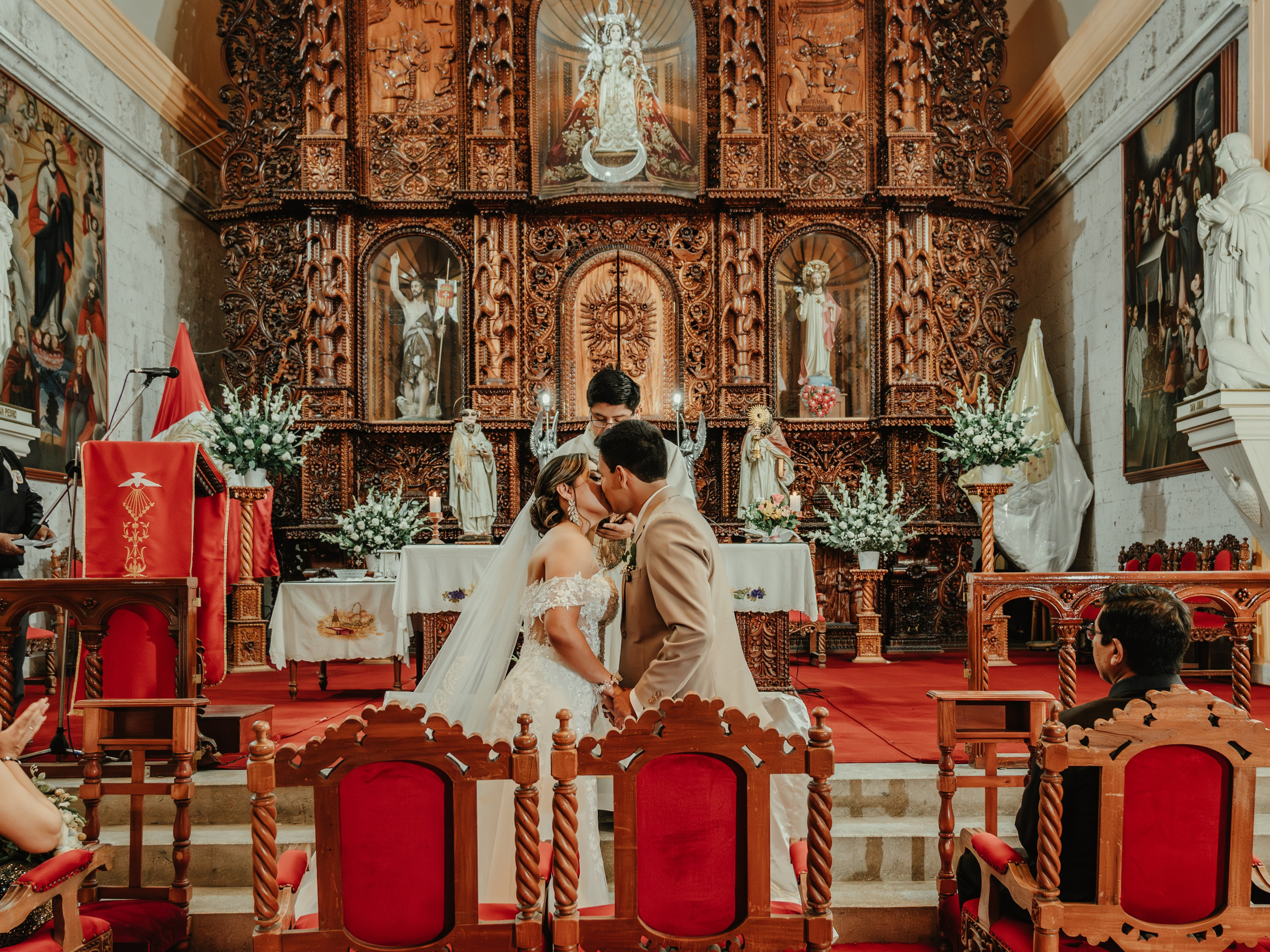 CARLA Y MARIO BODA RELIGIOSA. Studio KVTA | Fotografía y Video de Bodas en Arequipa