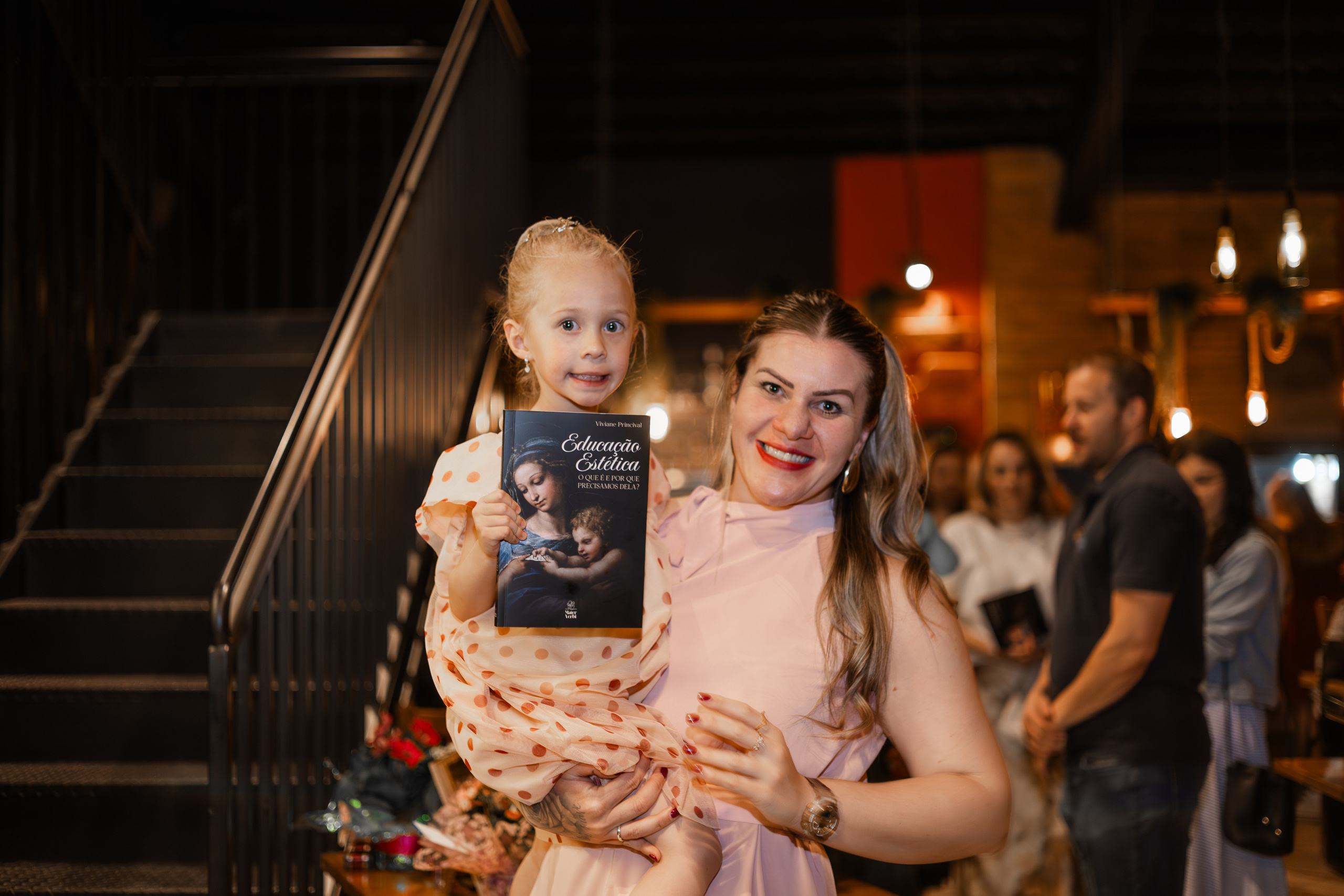 Lançamento de Livro Vivi Princival