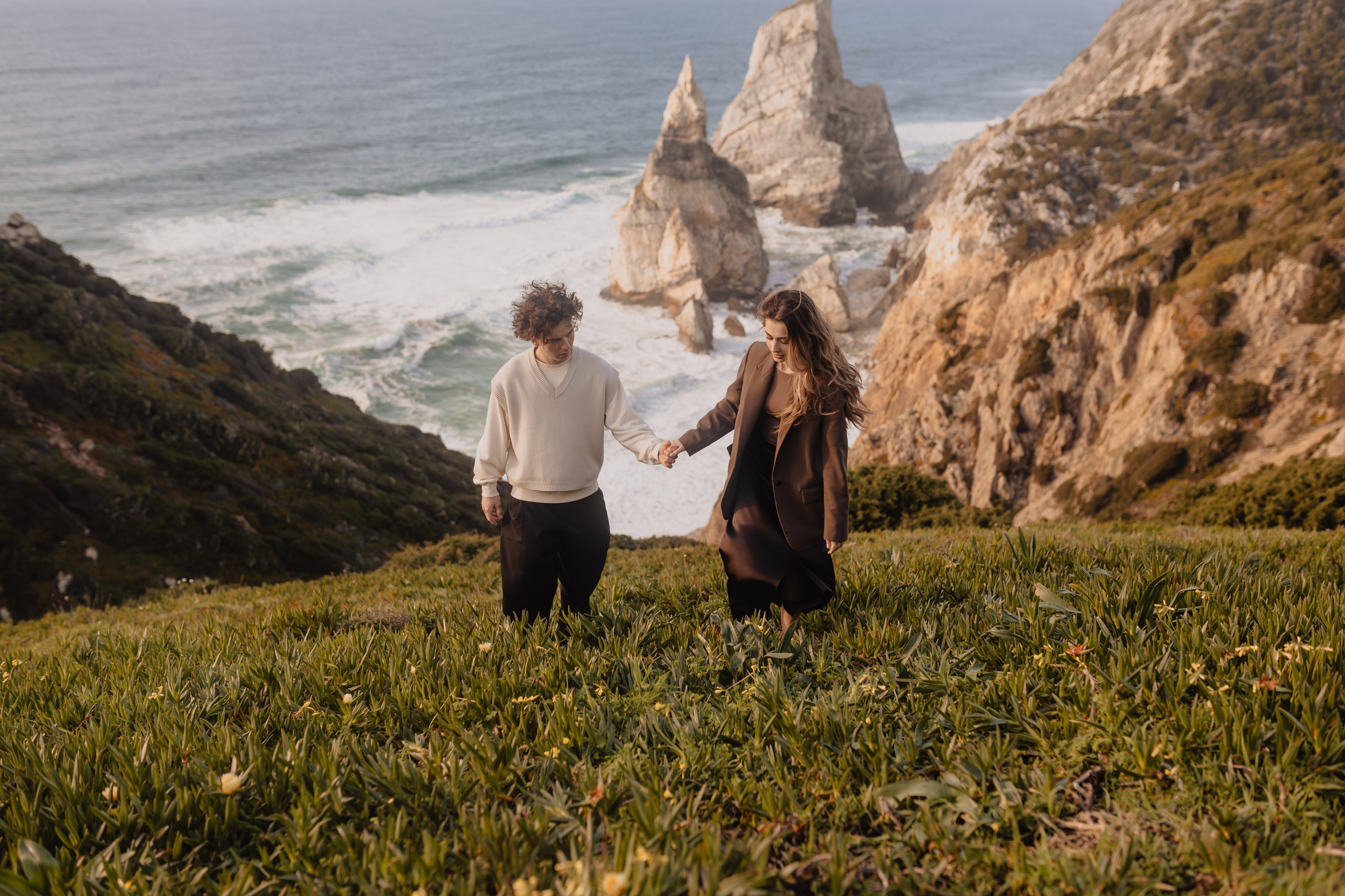 Proposal on the most western place in Europe. Fotograf de nunta — documenting your love story with a touch of editorial — wedding photographer