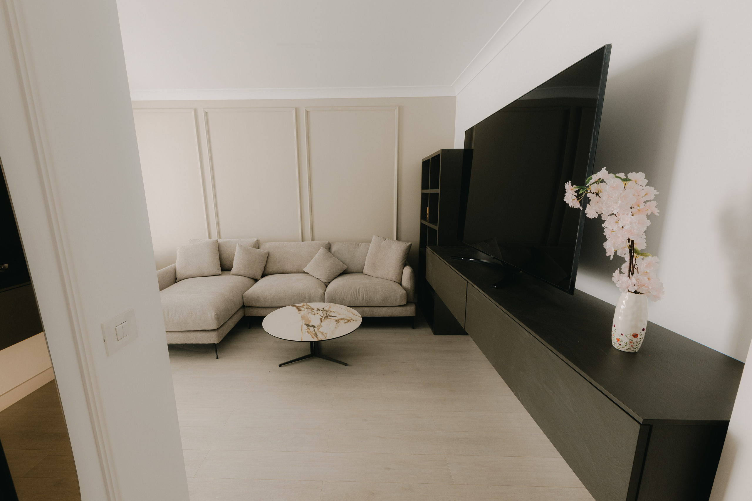 Imobiliare & Interioare - Foto