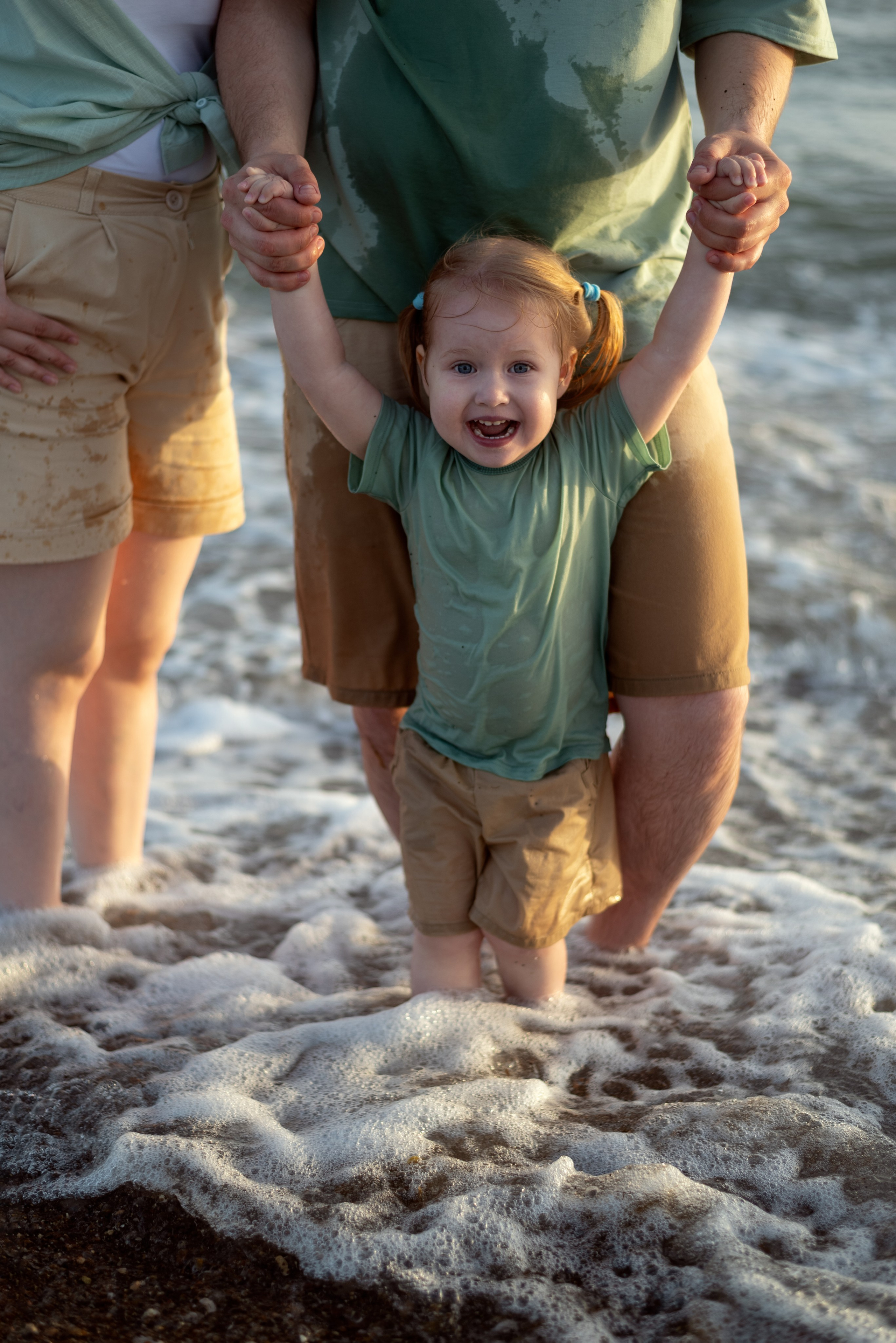 Семейная фотосессия в Белеке на пляже 