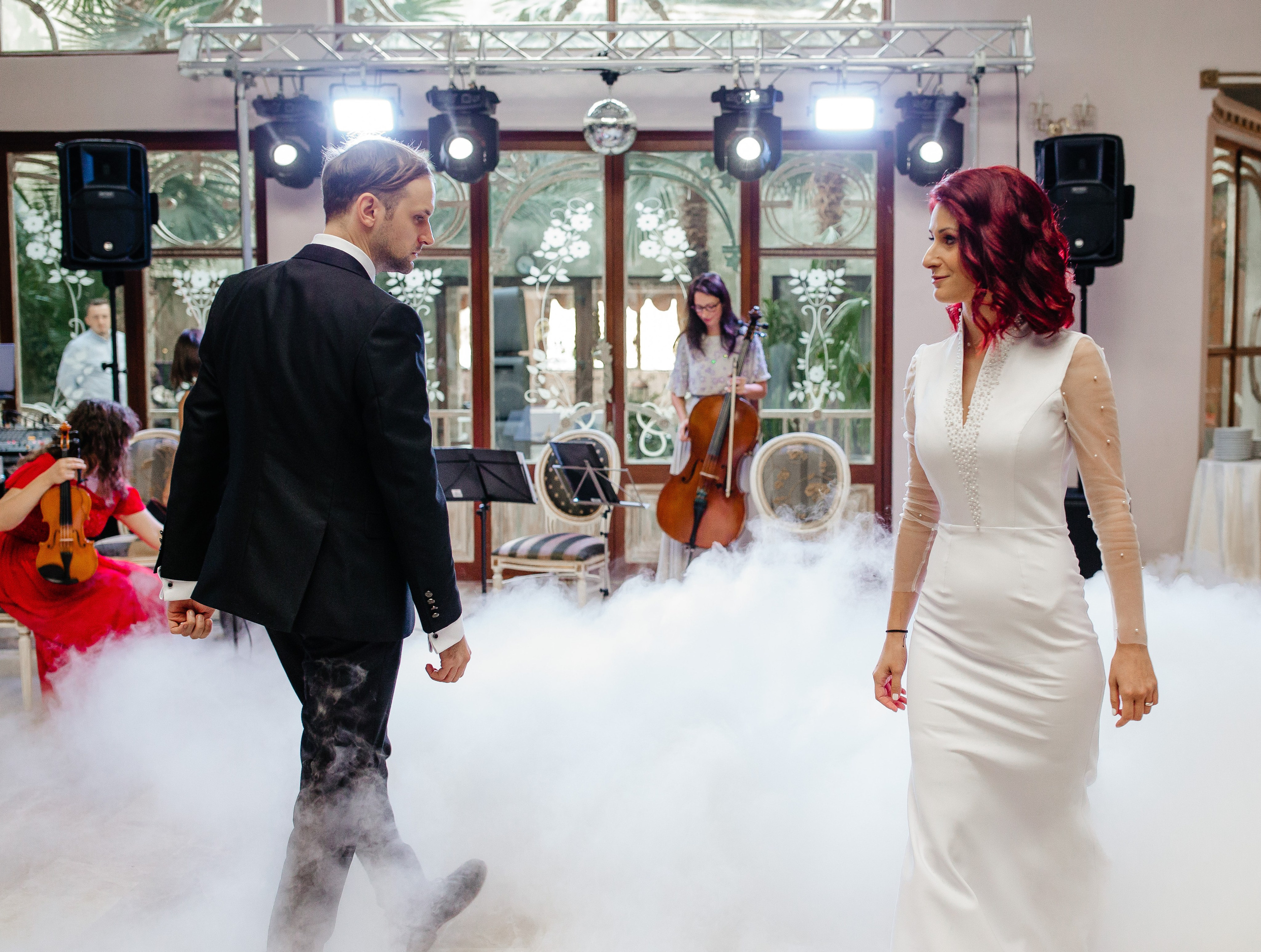 Nunta Elena & Tudor — Fotografie de nuntă în stil natural și elegant. Rares Bucur is a professional wedding photographer based in Cluj-Napoca, Romania, specializing in wedding photography