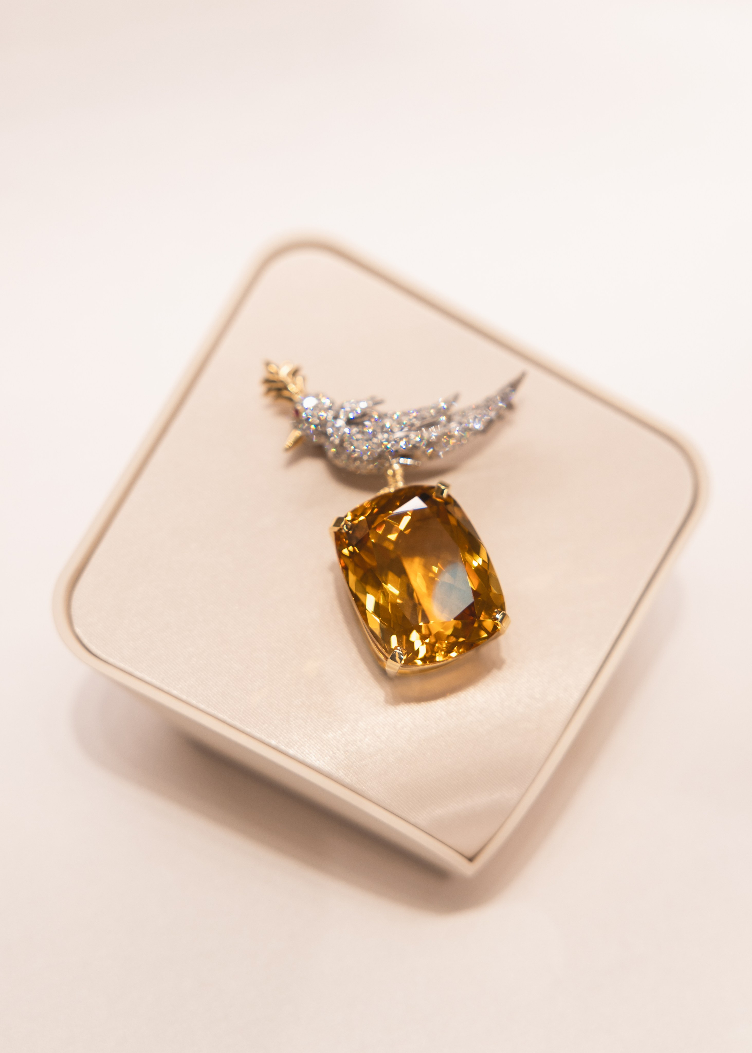 Tiffany. Professional wedding photographer in Copenhagen, Denmark — Julia Byron