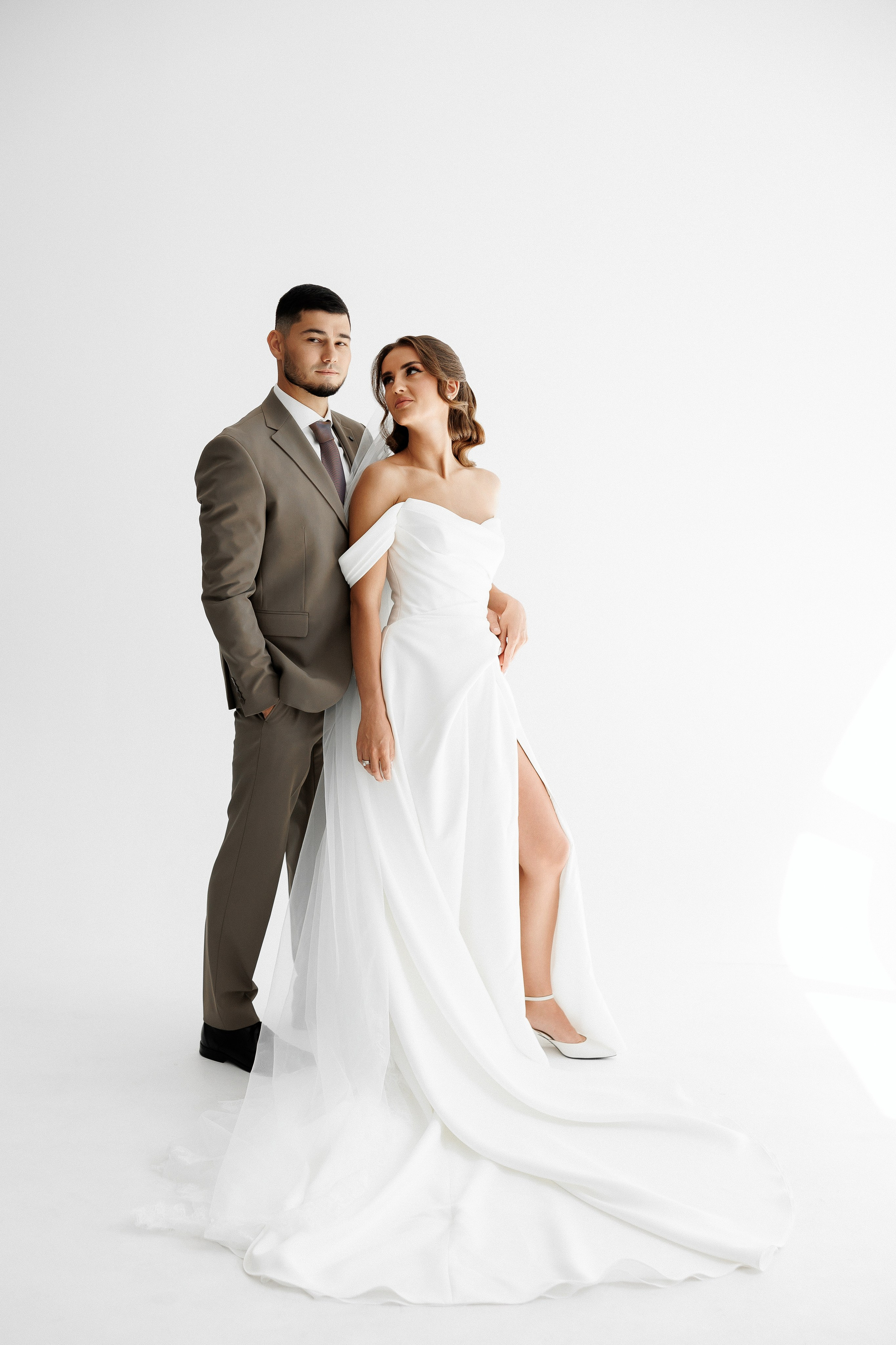 Eugen & Livia — Grand Elysee — Wedding Day. Servicii Foto și Video 067188353