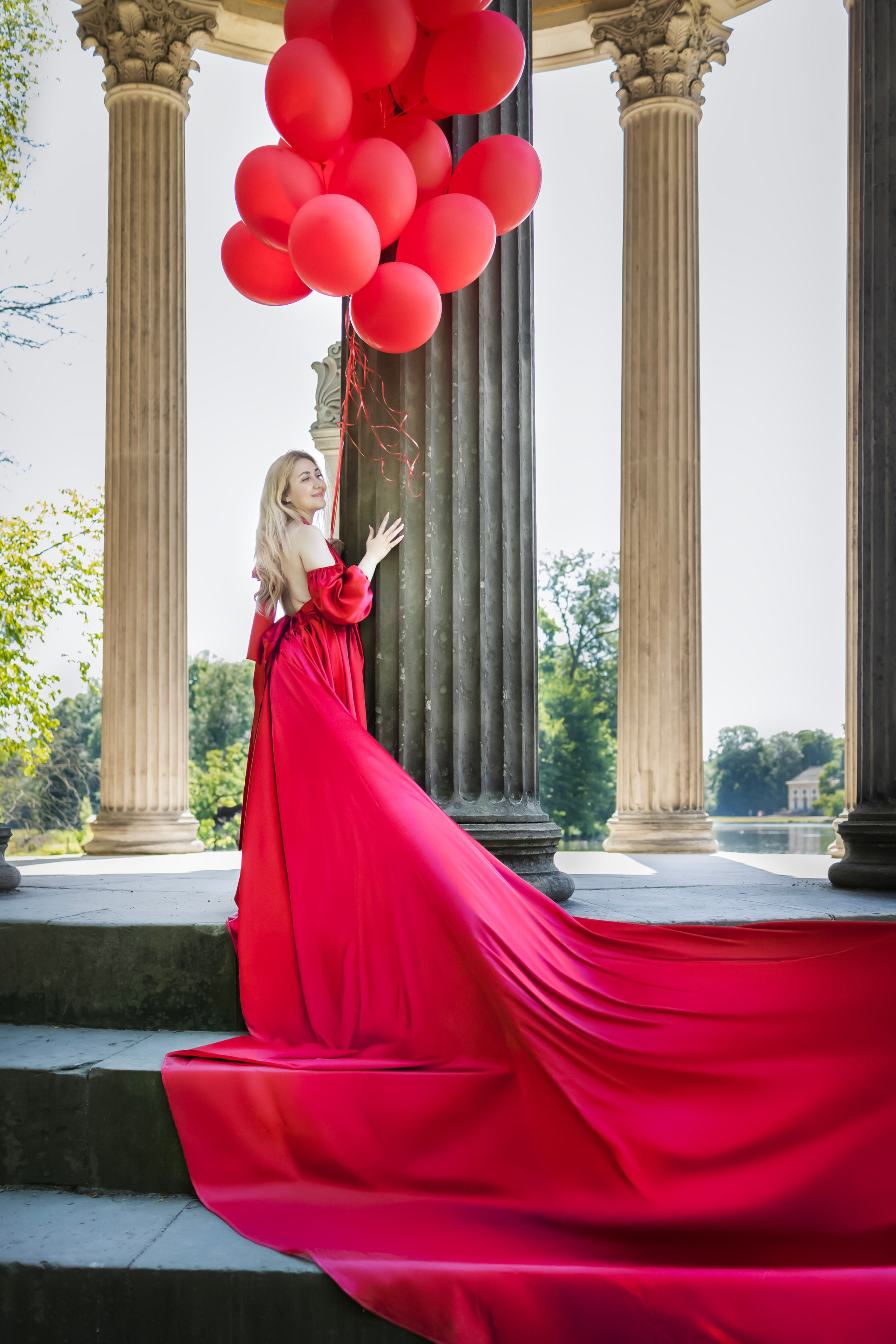 Shopoting with balloons. Photographer in Munich