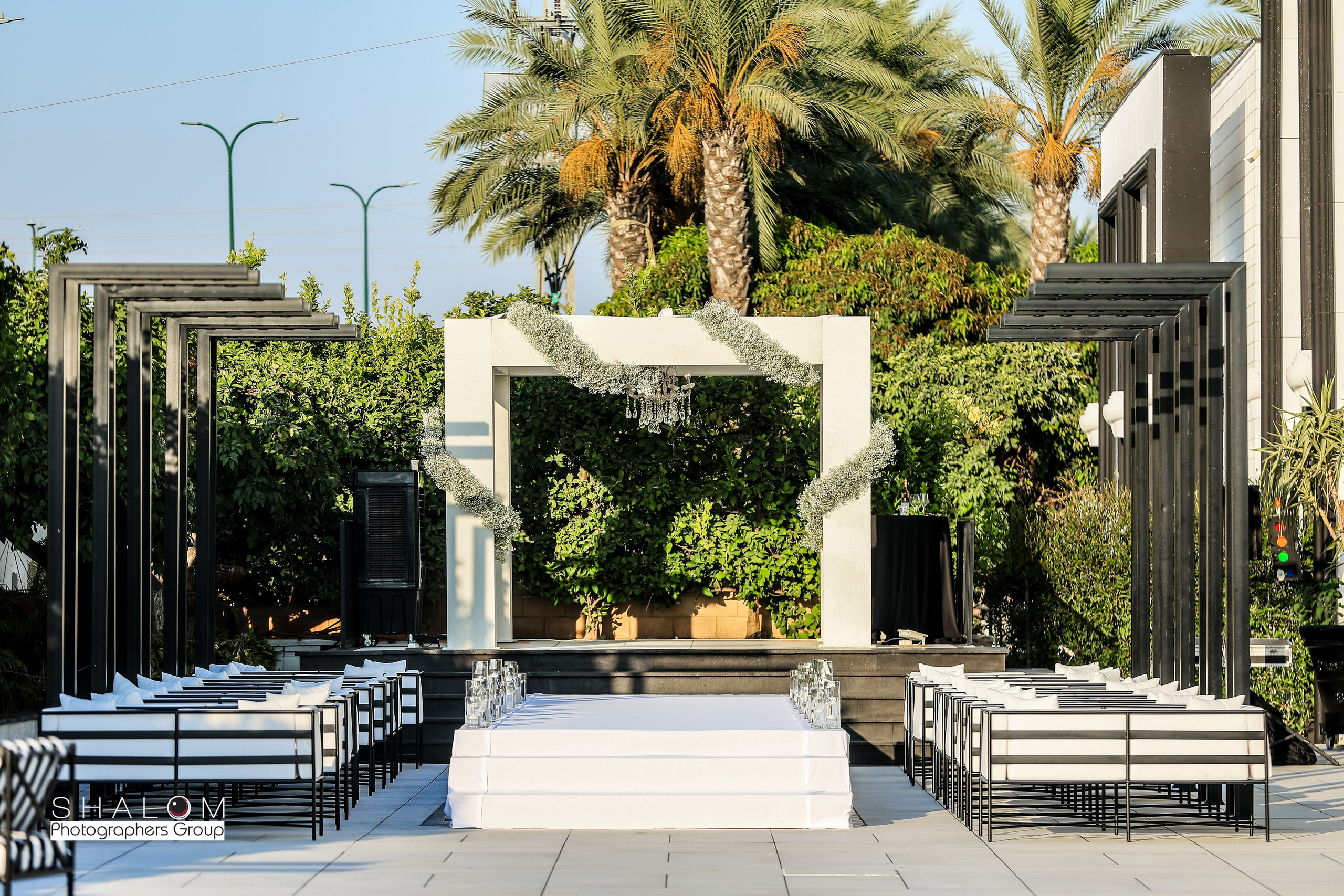 VIA / BASICO. Wedding and events photographers Studio Shalom