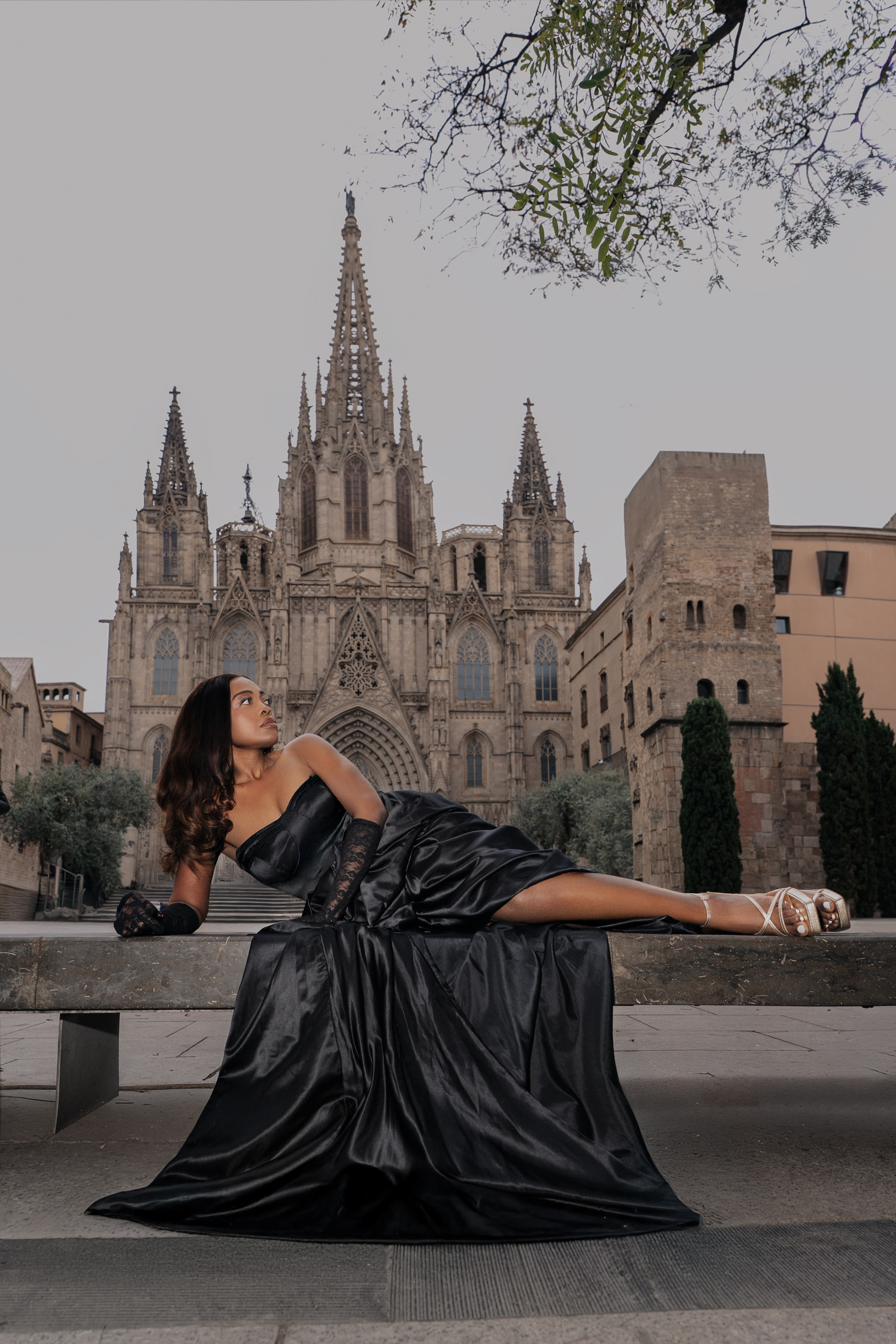DiaFoto Luxury Dress Photoshoot in Barcelona | Dress Rental & Wow