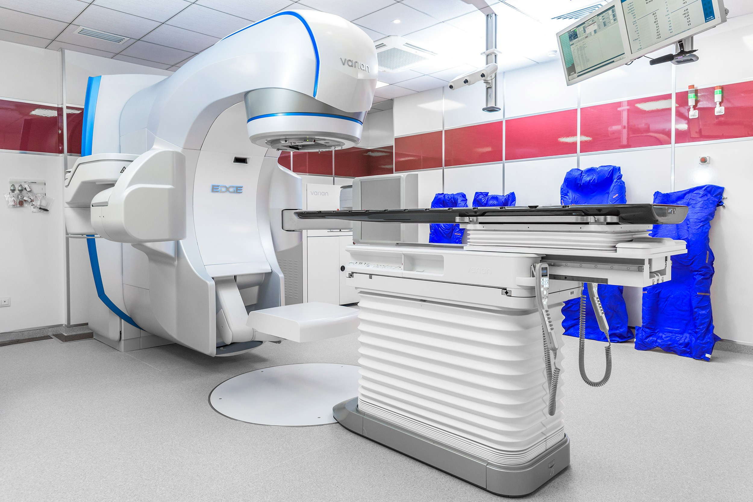 Erebuni Radiotherapy Center. Լուսանկարիչ քաղաք Երևանում