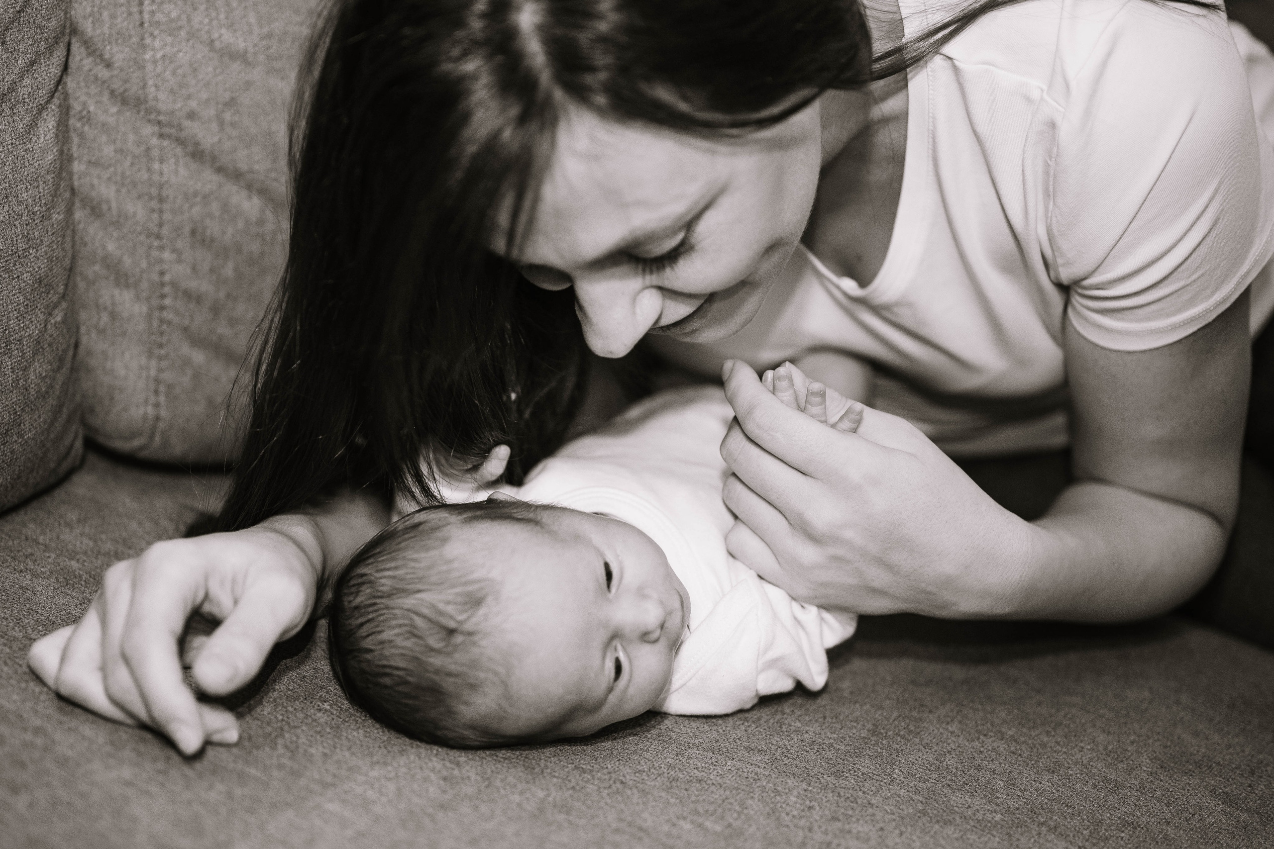 Iva - fotografisanje bebe kod kuće. Dečiji i porodični fotograf