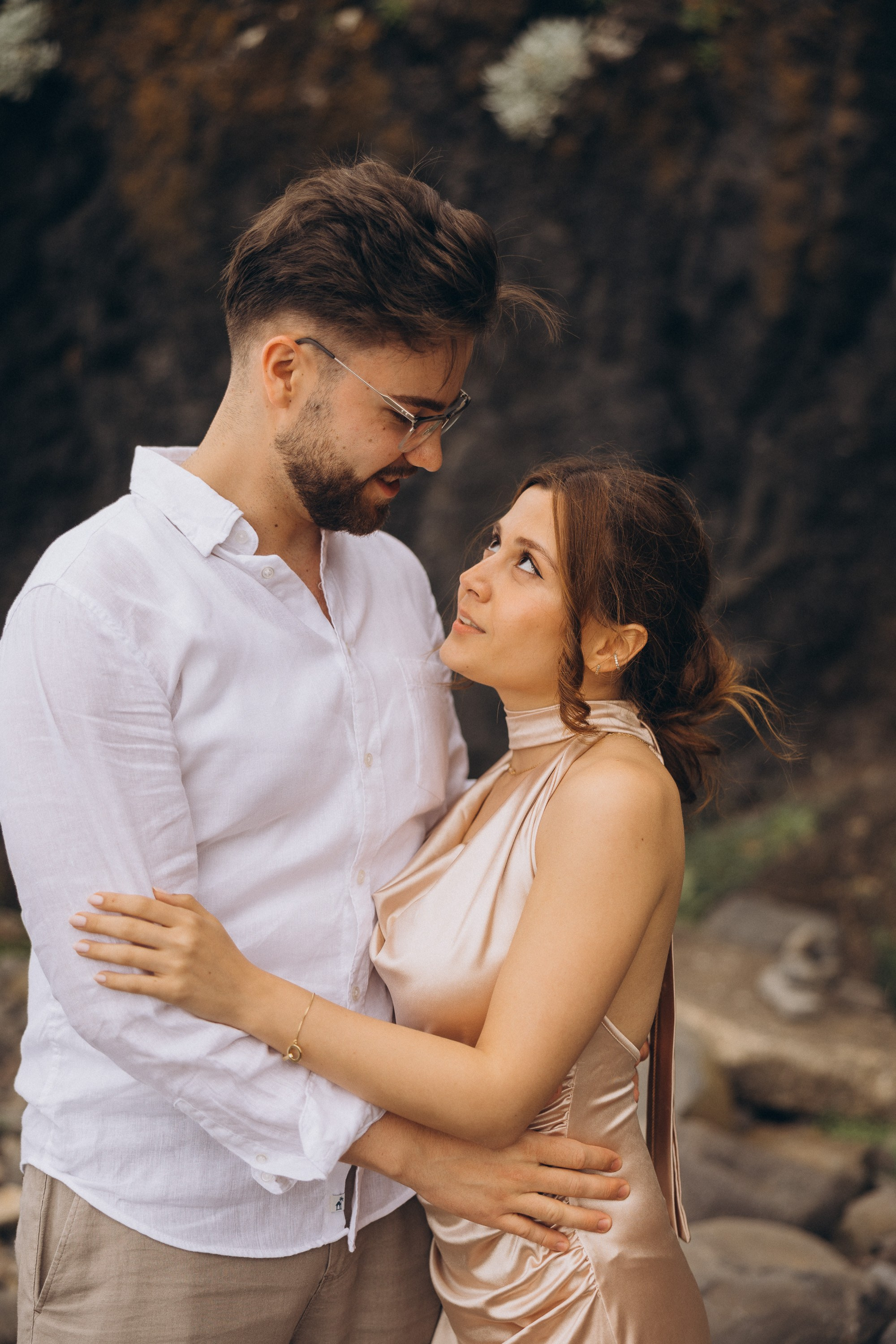 Romantic surprise proposal in Ribeira da Janela, Madeira – couple photography on the cliffs by the ocean