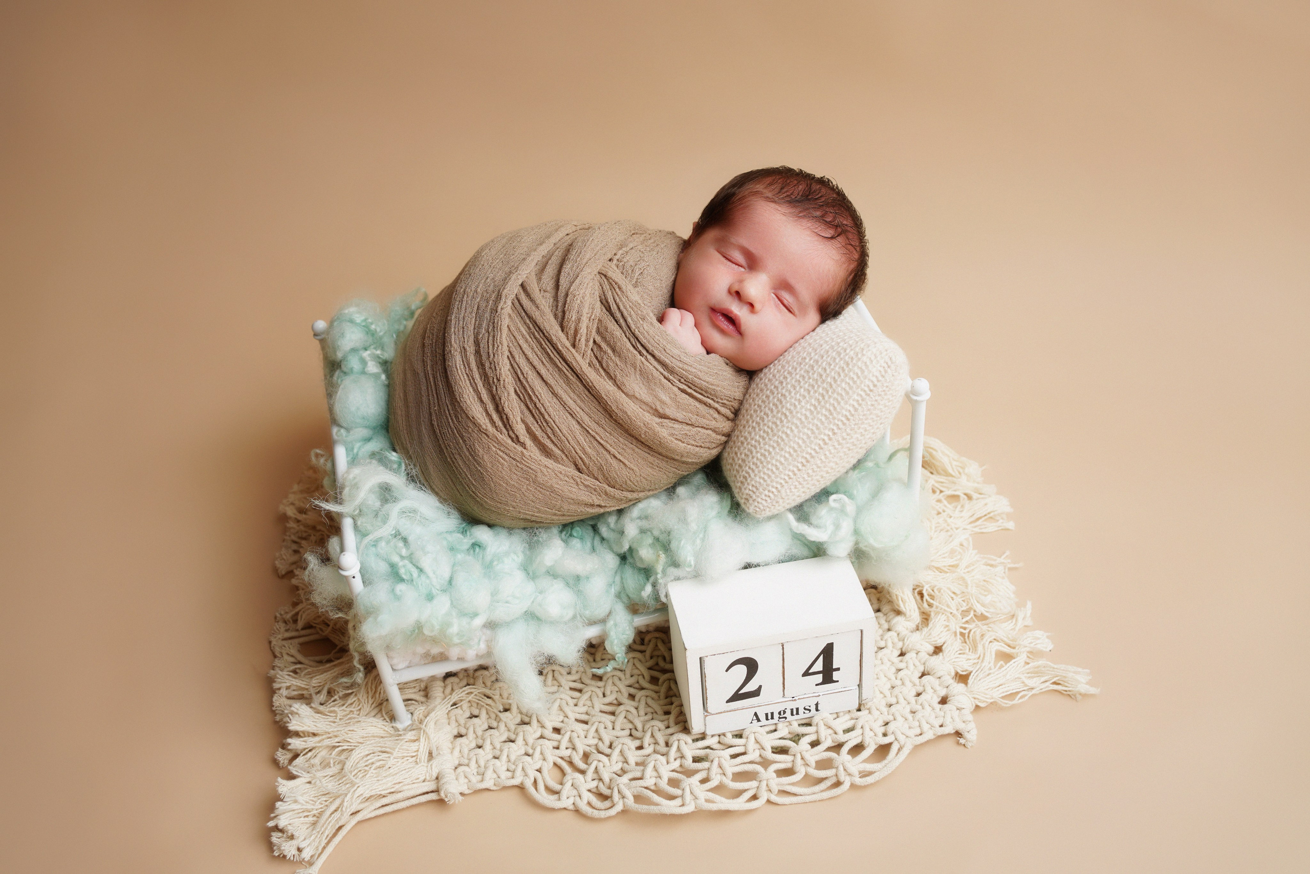 👶🏻. Neugeborenenfotografin und Retoucher in Augsburg Nastassia Schneider