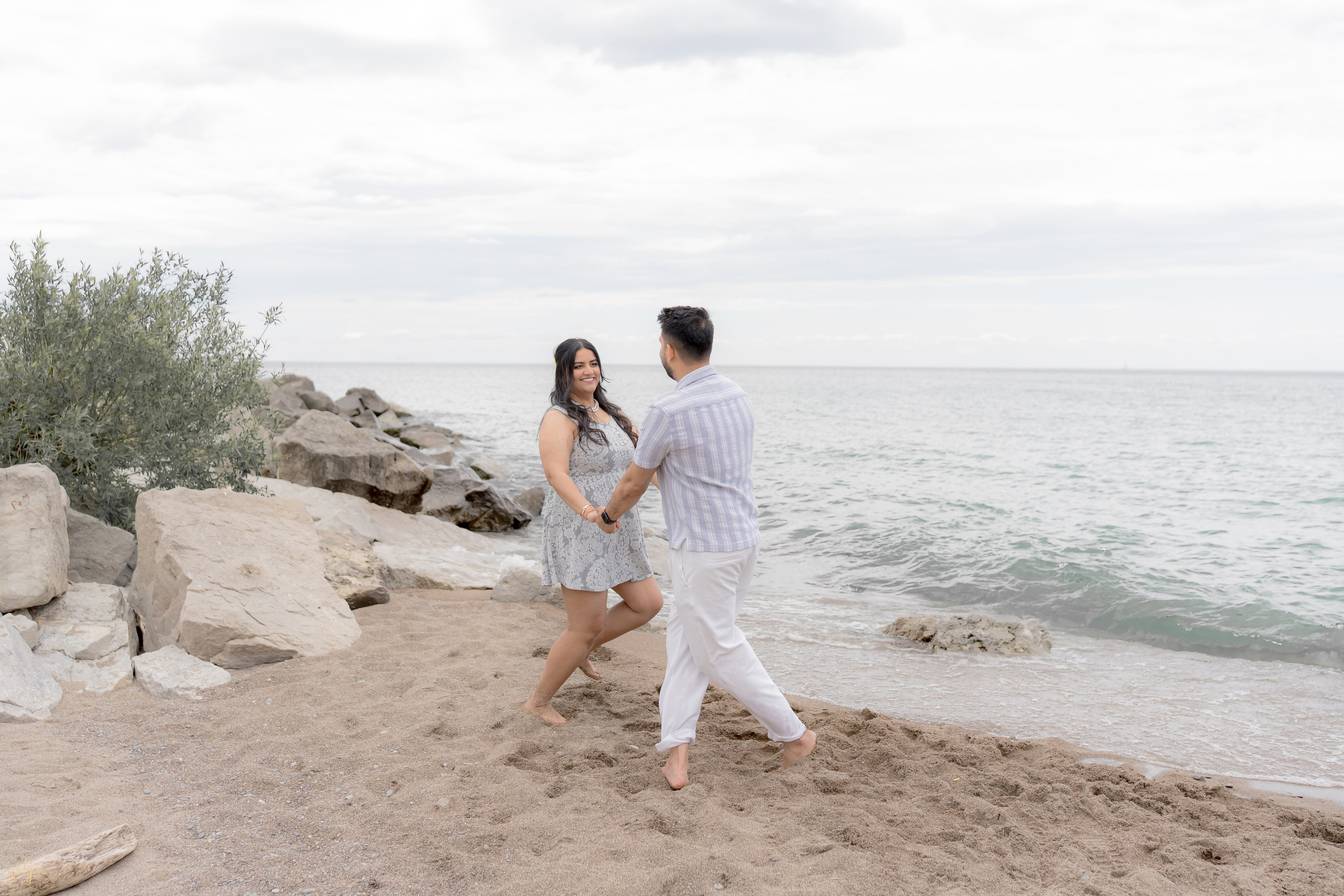 Dhairya and Krupali. Wedding Photographers and Filmmakers