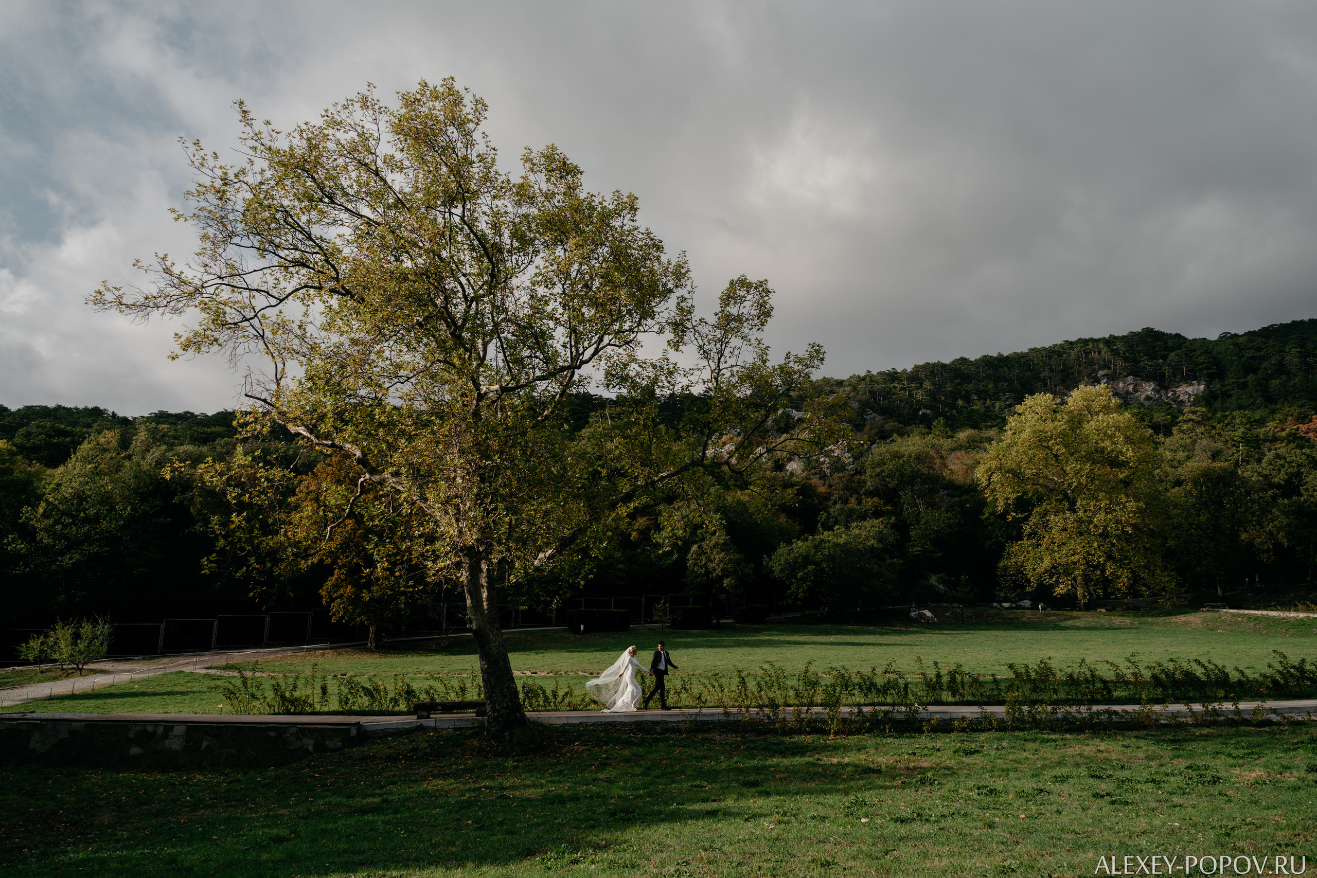 Свадьба в Ялте. Церемония с видом на море, кабриолет, дворец. Свадебный и семейный фотограф Алексей Попов. Штутгарт, Германия