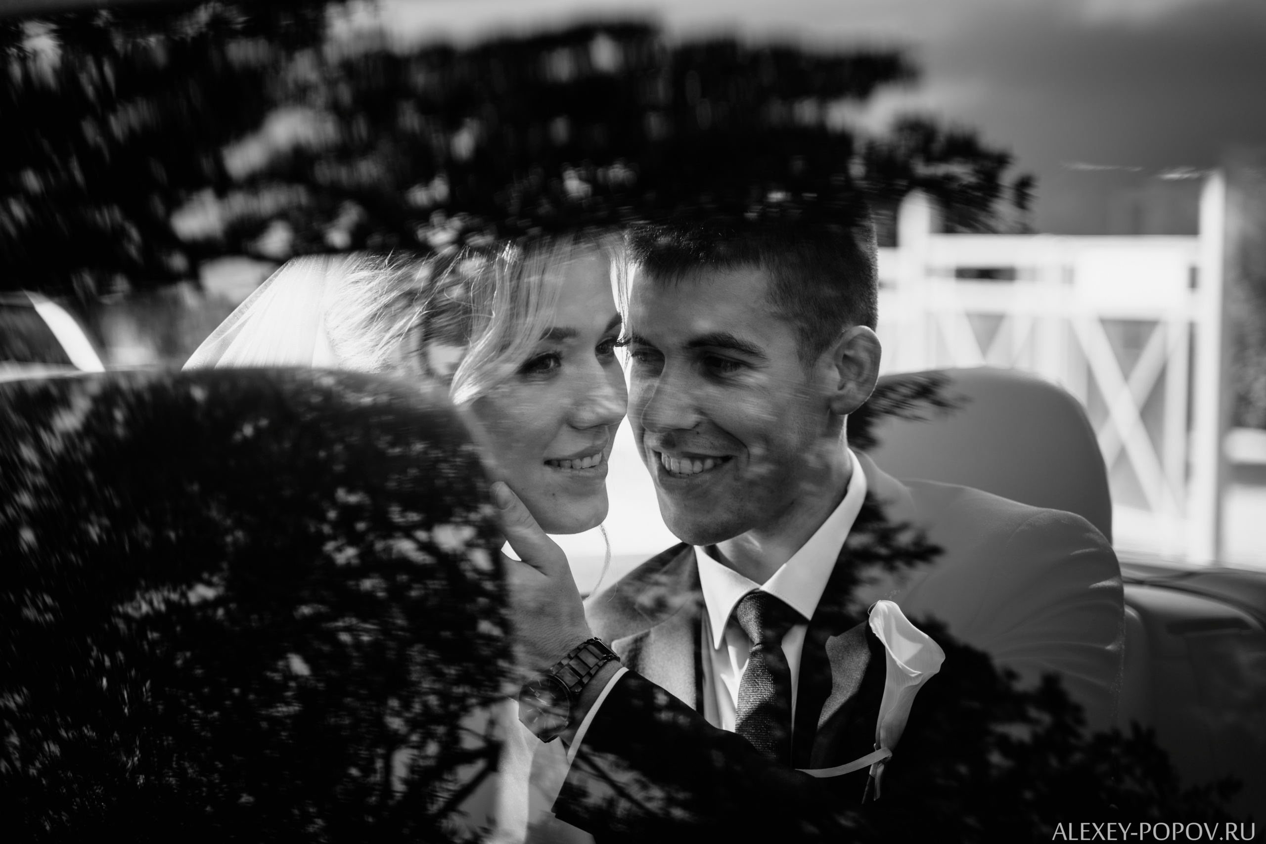 Свадьба в Ялте. Церемония с видом на море, кабриолет, дворец. Свадебный и семейный фотограф Алексей Попов. Штутгарт, Германия