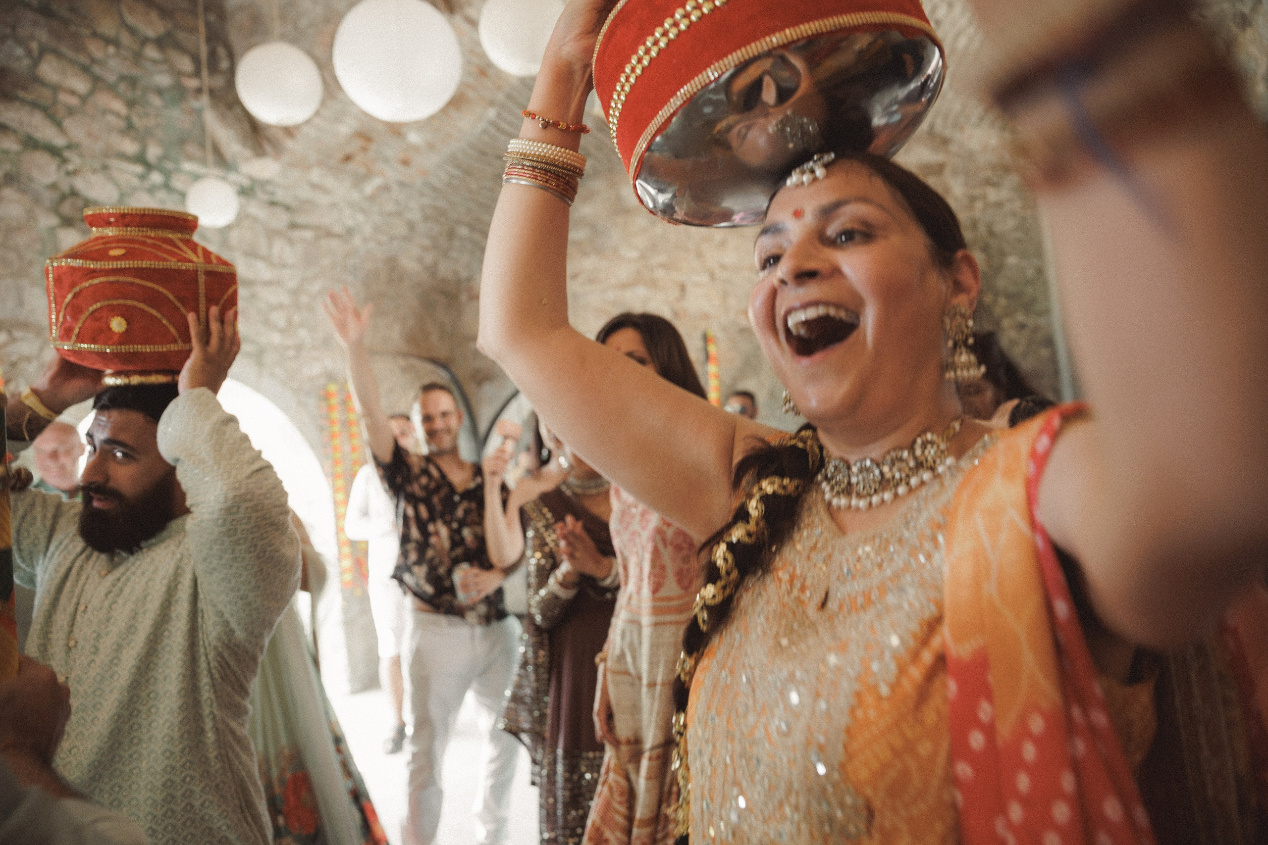 Patrik & Naomi. Monestir Sant Salvi. Paola wedding photographer / videographer in Barcelona