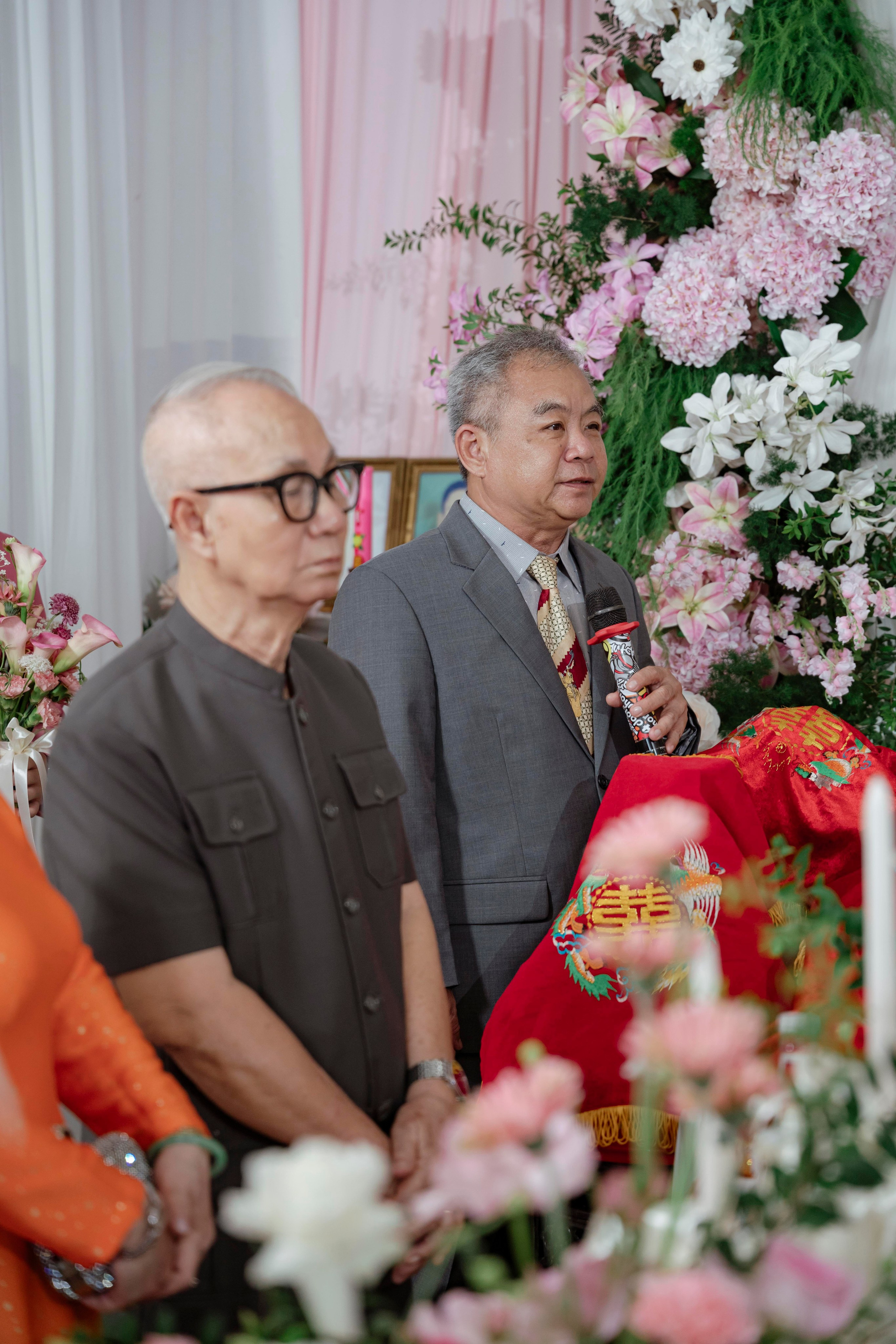 LINH & HUYEN. WEDDING PHOTOGRAPHER IN VIETNAM