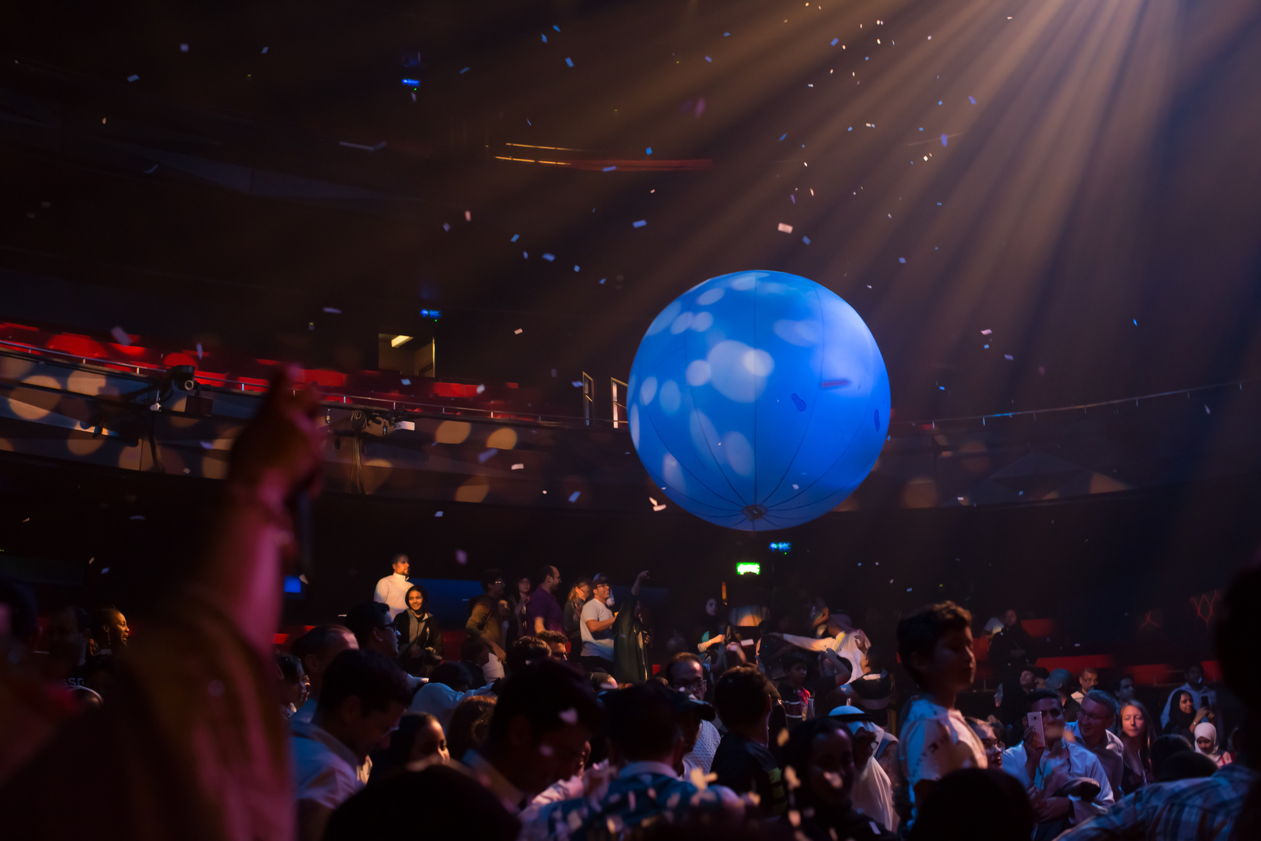 Slava's Snow Show. Документальный фотограф, междисциплинарный художник