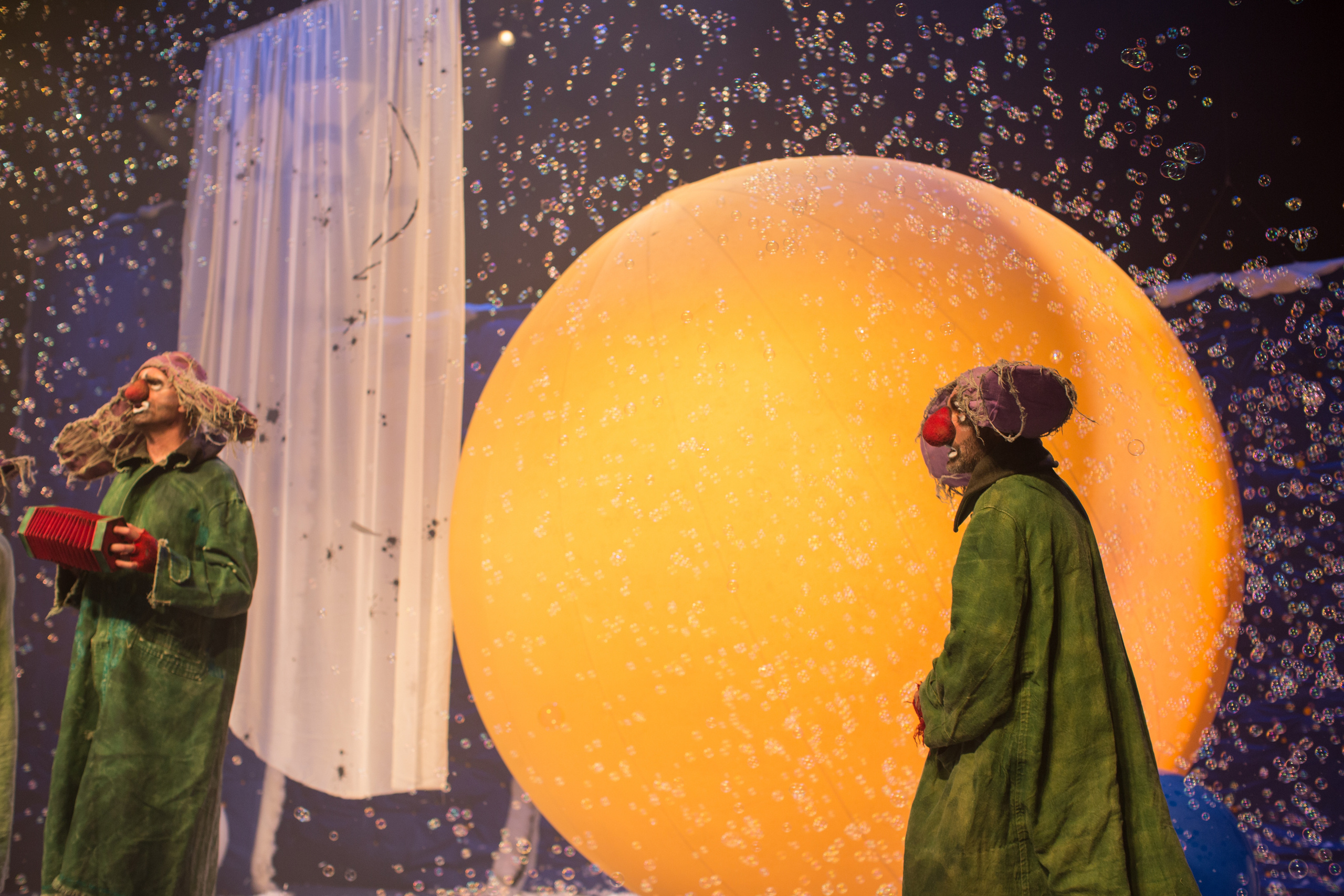 Slava's Snow Show. Документальный фотограф, междисциплинарный художник