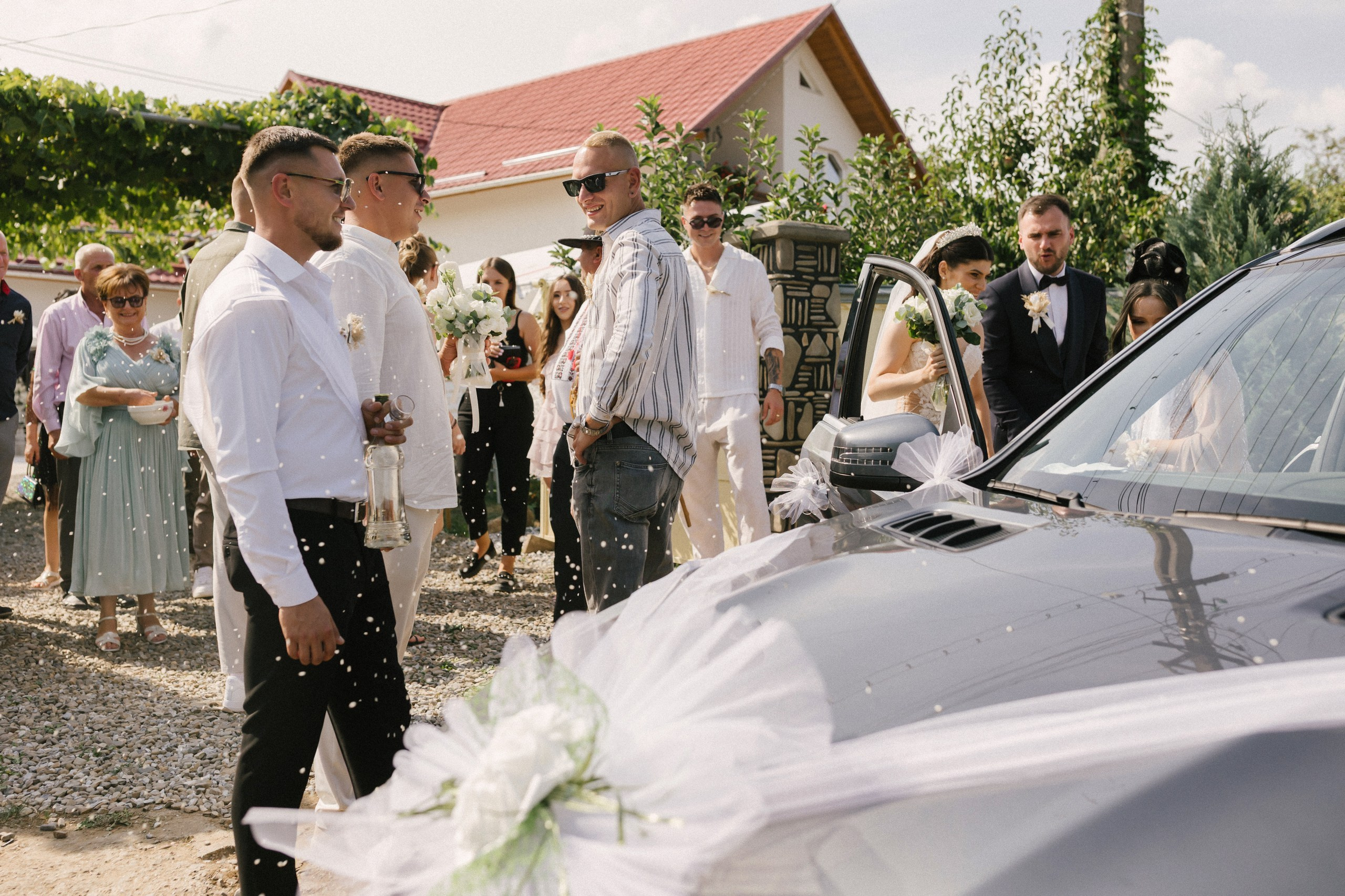 1. Mireasa Adriana în timpul pregătirilor de nuntă în Tudora Botoșani2. Costumul mirelui Ionuț fotografiat artistic în ziua nunții3. Prietenii mirelui la tradițiile de nuntă în Tudora4. Bărbieritul mirelui în cadrul obiceiurilor tradiționale de nuntă5. Fotografii de familie la biserică în ziua nunții6. Portret de familie cu mirii și copilul lor la nunta din Botoșani7. Primul dans al mirilor la Mariage Dor Baisa Botoșani8. Decor elegant de nuntă la Mariage Dor Baisa9. Emoții și tradiții la nunta din Tudora județul Botoșani10. Fotograf profesionist de nuntă în Botoșani surprinzând momente autentice - otograf-nunta-botosanifotograf-evenimente-botosanifotograf-profesionist-botosanifotograf-nunta-tudoranunta-tudora-botosanisedinta-foto-nunta-botosanipoze-nunta-botosanifotografii-nunta-tudorafotograf-cununie-religioasa-botosanibiserica-sfintii-imparati-constantin-si-elena-tudoramariage-dor-baisa-botosanirestaurant-nunta-botosanidansul-mirilor-mariage-dorpregatiri-mire-botosanipregatiri-mireasa-botosanitraditii-nunta-moldovaobiceiuri-nunta-tudorafotograf-familie-nunta-botosaniportret-miri-botosanigalerie-foto-nunta-botosanialbum-foto-nunta-botosaninunta-eleganta-botosaninunta-cu-traditii-botosanifotograf-premium-nunta-botosaniservicii-foto-video-botosanipoveste-de-nunta-botosanifotograf-documentar-nuntafotograf-natural-emotionalmiri-ionut-si-adriananunta-autentica-tudora -otograf-nunta-botosanifotograf-nunta-tudoranunta-tudora-botosanifotograf-evenimente-botosanifotograf-profesionist-botosaniservicii-foto-video-botosanigalerie-foto-nunta-botosanialbum-foto-nunta-botosani - nunta-autentica-botosaninunta-cu-traditii-botosanipoveste-de-nunta-botosanifotografii-emotionante-nuntamomente-autentice-nuntafotografie-documentara-nuntafotograf-natural-nunta- pregatiri-miri-tudorabiserica-tudora-botosanicununie-religioasa-tudoramariage-dor-baisa-botosanipetrecere-nunta-botosanivalsul-mirilor-botosani - alino-foto-studio-botosaniionut-si-adriana-nunta-tudorafotograf-alin-chirila-botosani