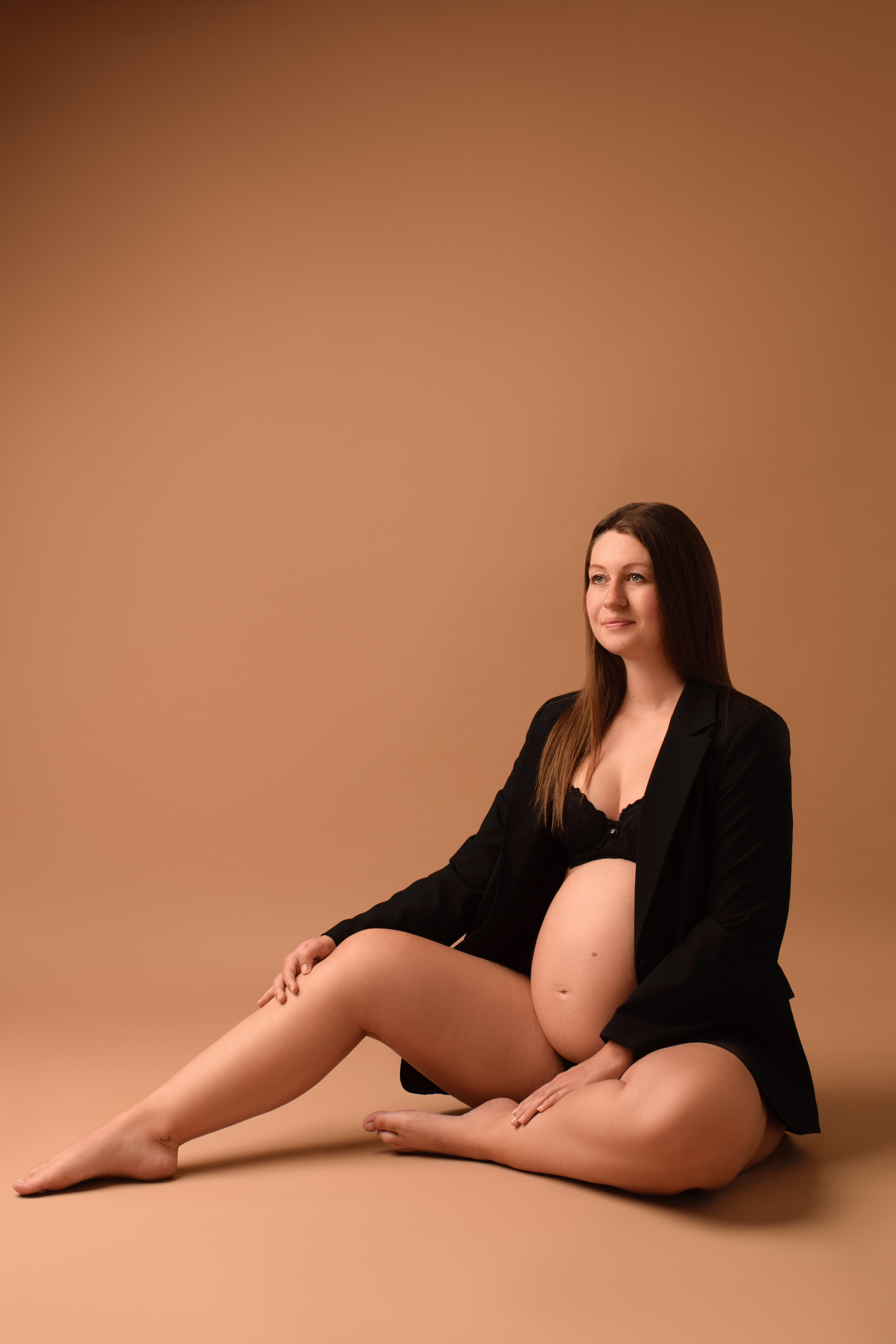 Babybauch Fotoshooting im Studio und on Location. Neugeborene, Baby Fotografin in Düren (NRW) - Vitalina Unruh