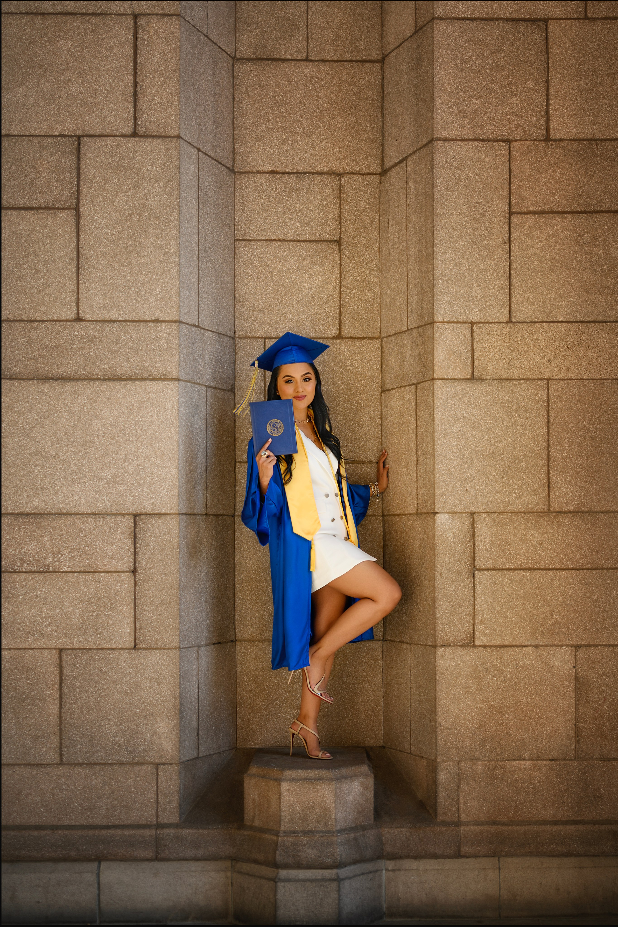Alexandra, graduation. Wedding & family photography in Seattle area. Helen Michelle photographer