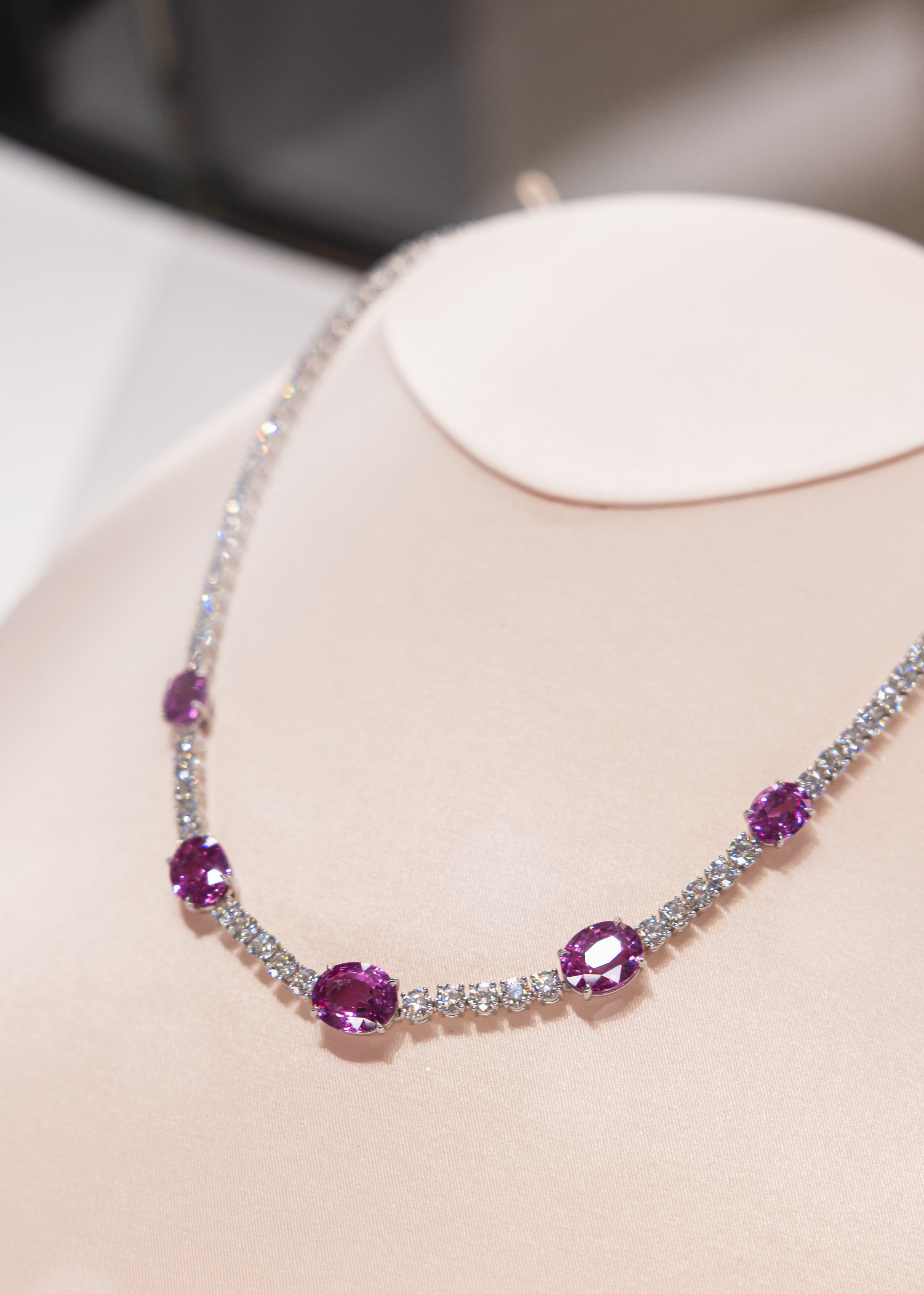 Tiffany. Professional wedding photographer in Copenhagen, Denmark — Julia Byron