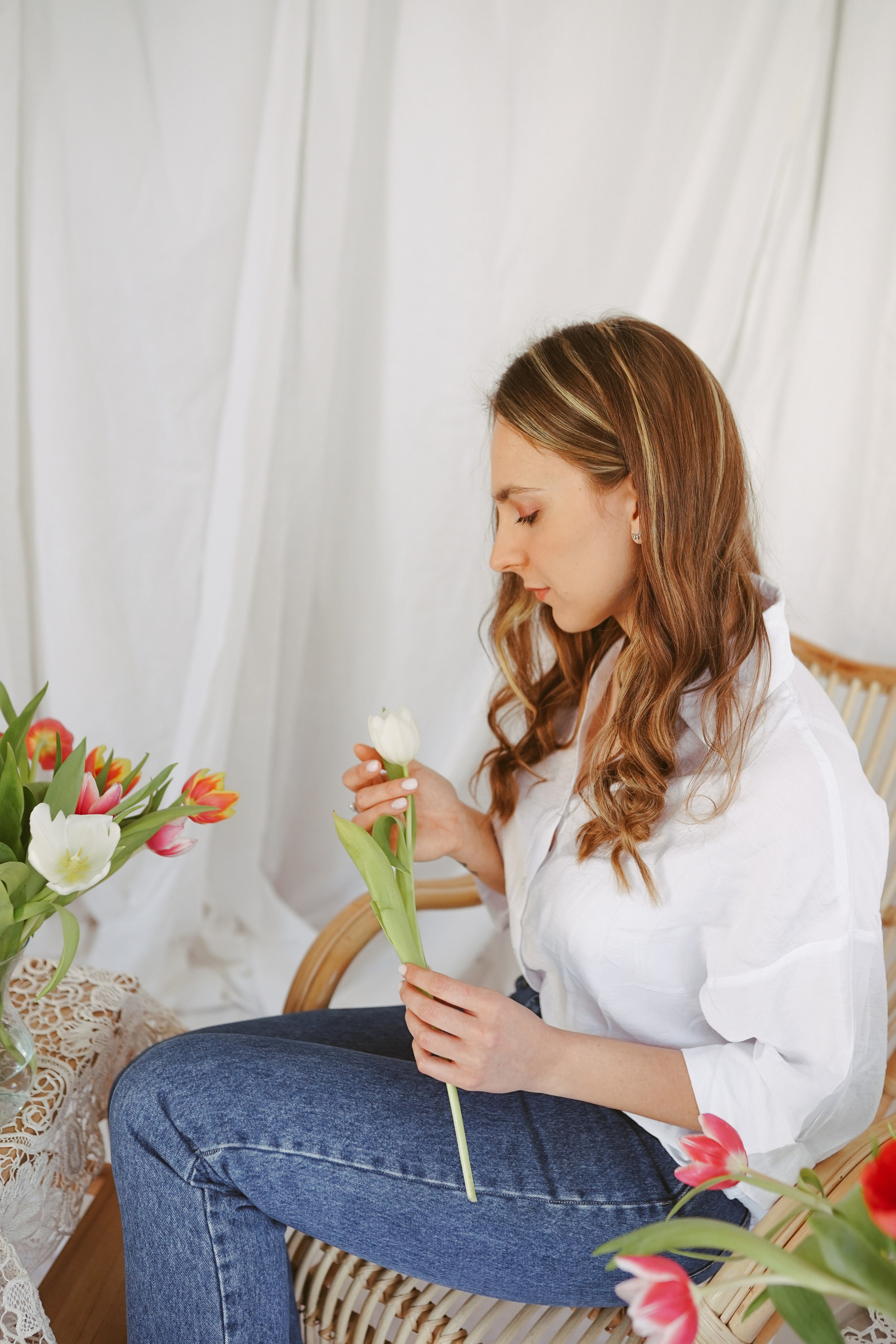 Ședințe Foto Primăvara Colorată Brașov | Mădălina Beda. Madalina Beda- Artist vizual, fotograf, doula la nastere, consultant babywearing Brasov si in toata tara