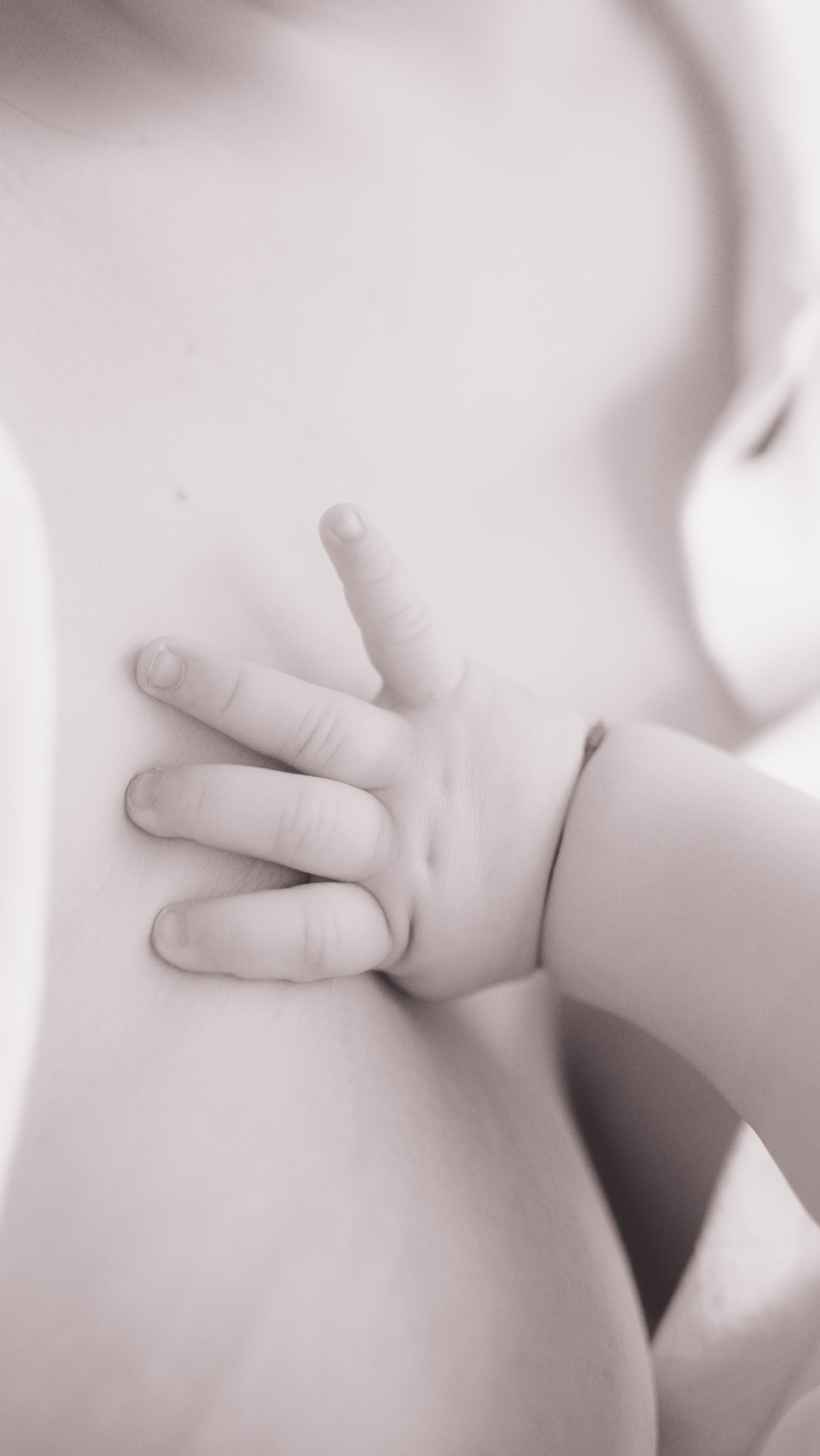 Mother Earth: Proiect de Fotografie Maternitate | Mădălina Beda. Madalina Beda- Artist vizual, fotograf, doula la nastere, consultant babywearing Brasov si in toata tara