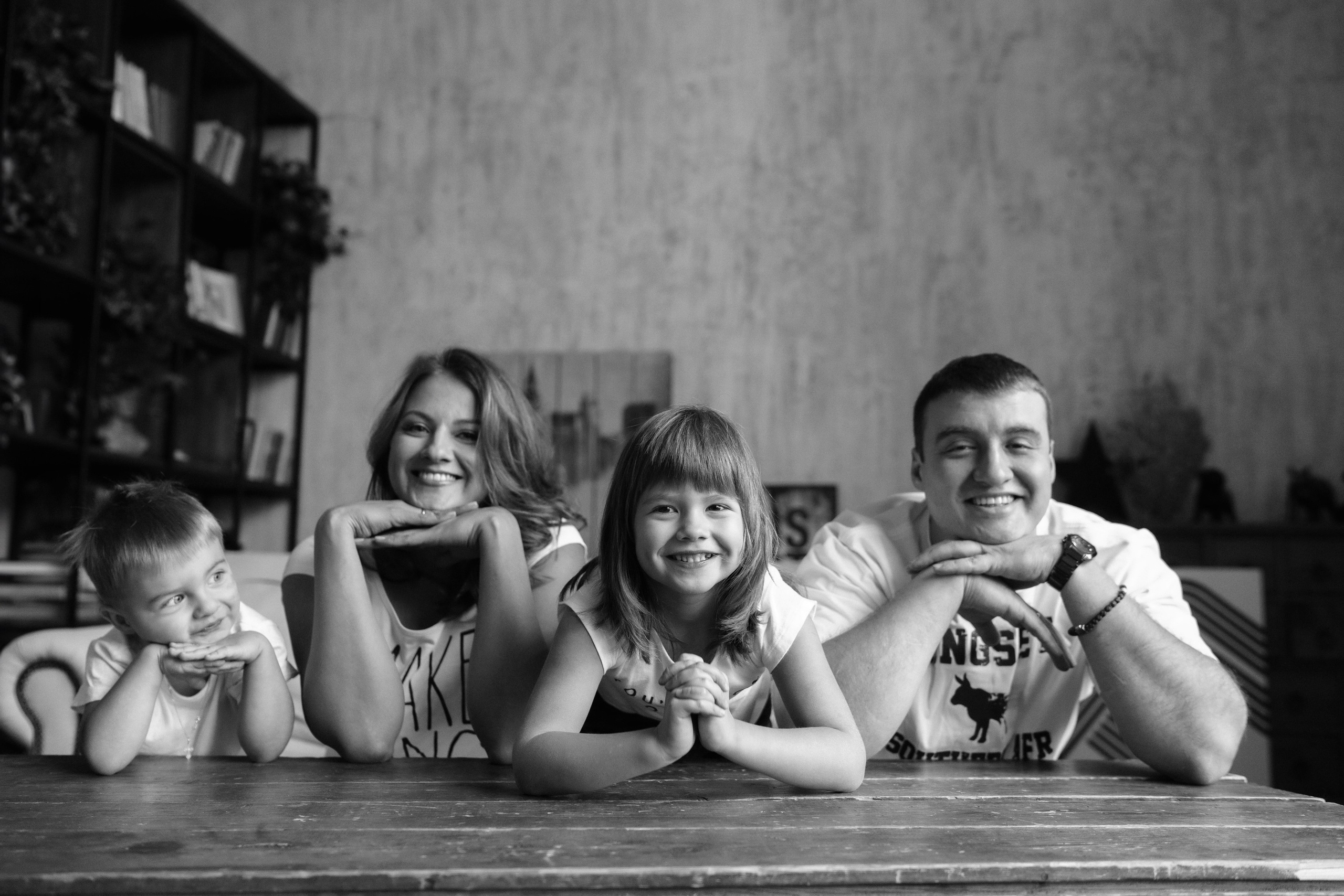 Фотосессия для семьи в студии Дананг. Фотограф в Дананге, Вьетнам. Эстетика и лайфстайл