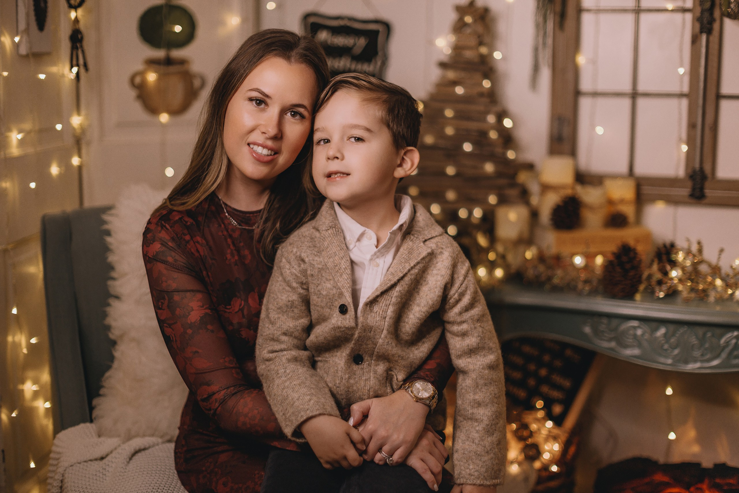 11.16.2025 Christmas Photoshoot. Wedding family event photographer in Chicago Nick Yushevich