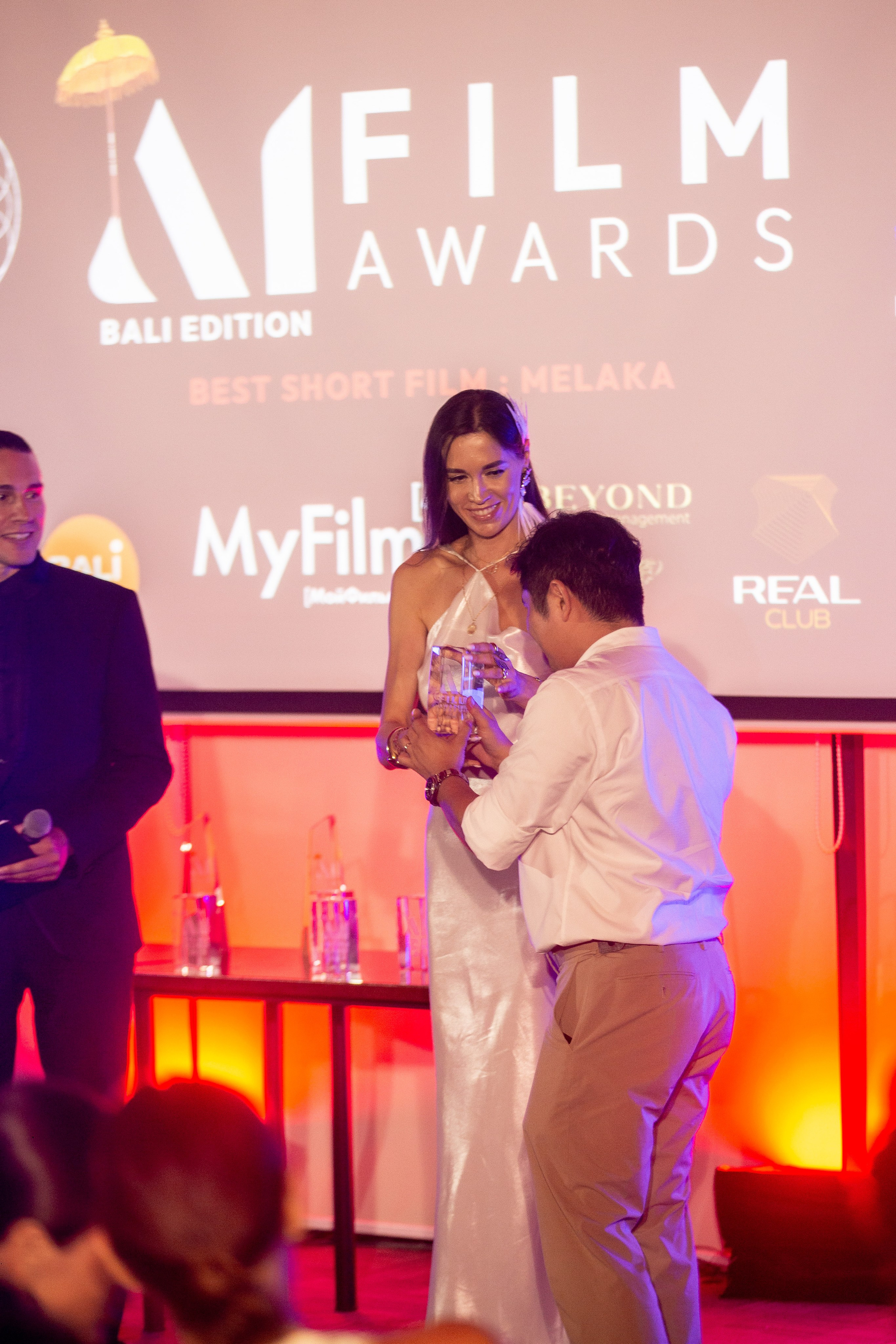 Ai Fest Bali 2025. Индивидуальный и парный фотограф на Бали — Bali Dream Photo