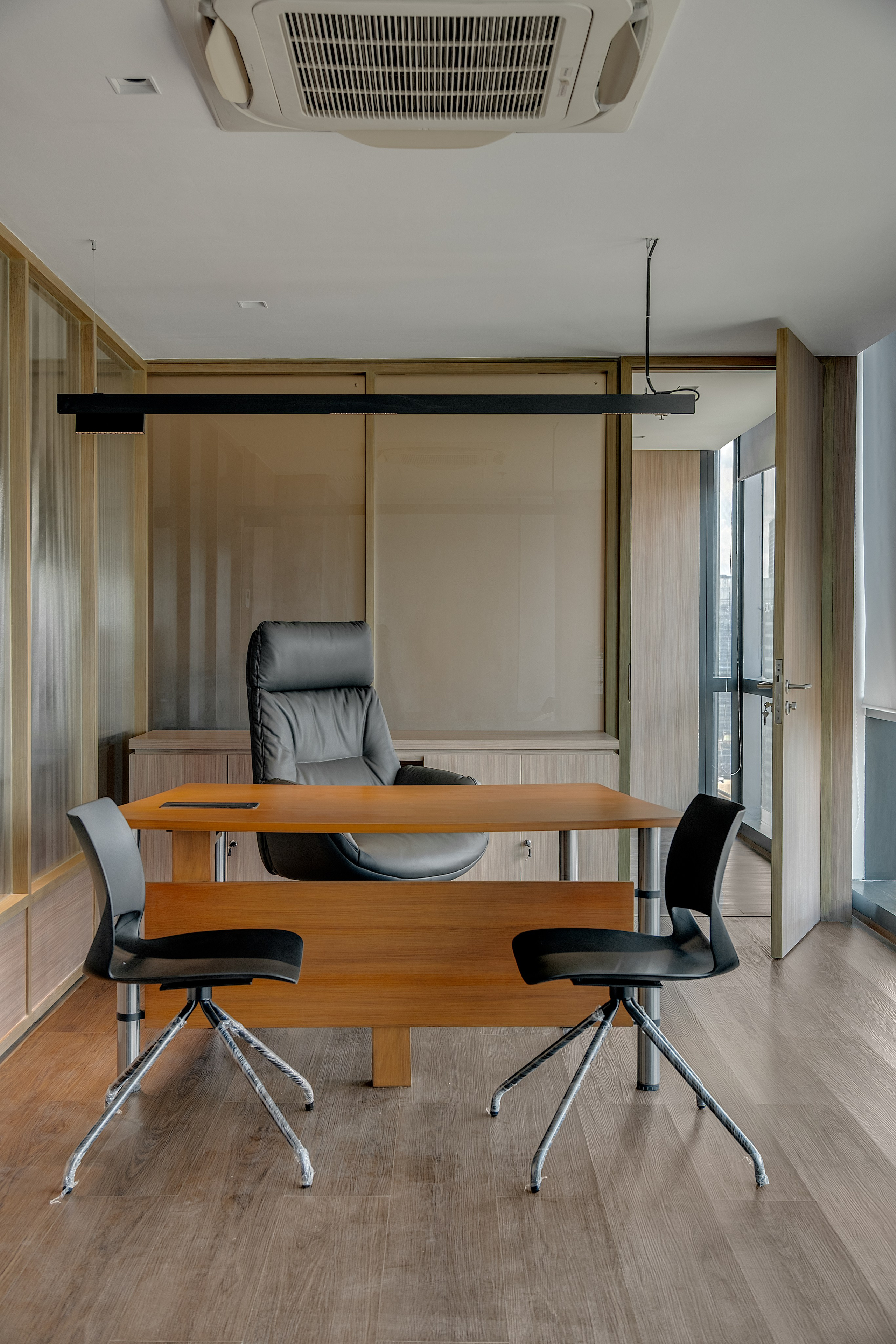 Office // Glaston Tower. Interior & Architectural Photographer Philippines | Argen Carlo Camaclang