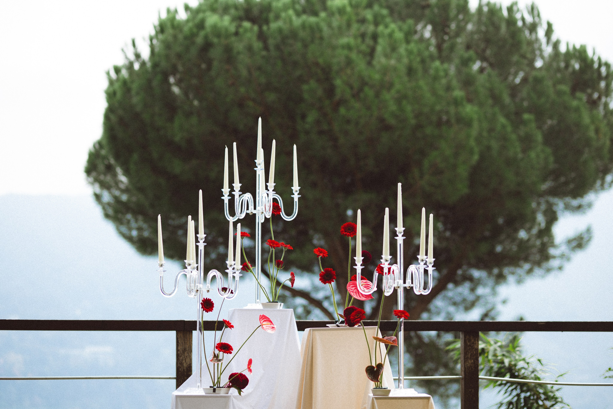 Julia — Red Wedding Editorial on Lake Como. Liza Bizzaro — Italy Wedding, Love Story & Portrait Photographer in Milan, Turin, Piedmont and Across Italy