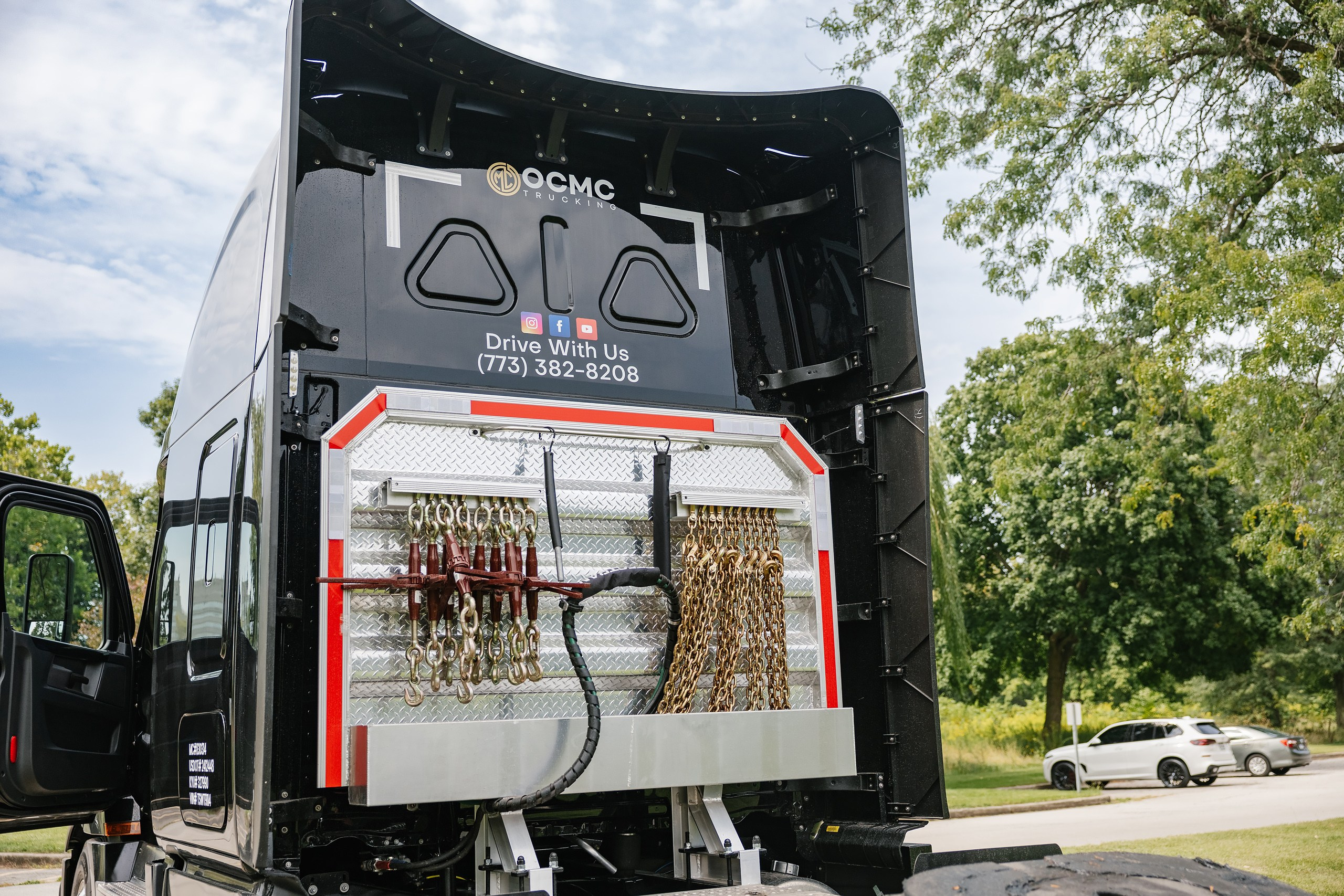 OCMC 09.13.2025. Wedding family event photographer in Chicago Nick Yushevich