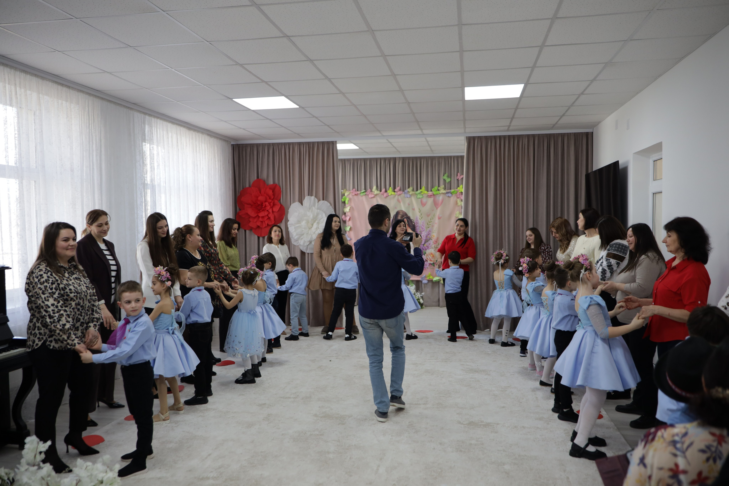 Mama în ochi de copil.... Alika Dia- Fotograf în Republica Moldova, Strășeni