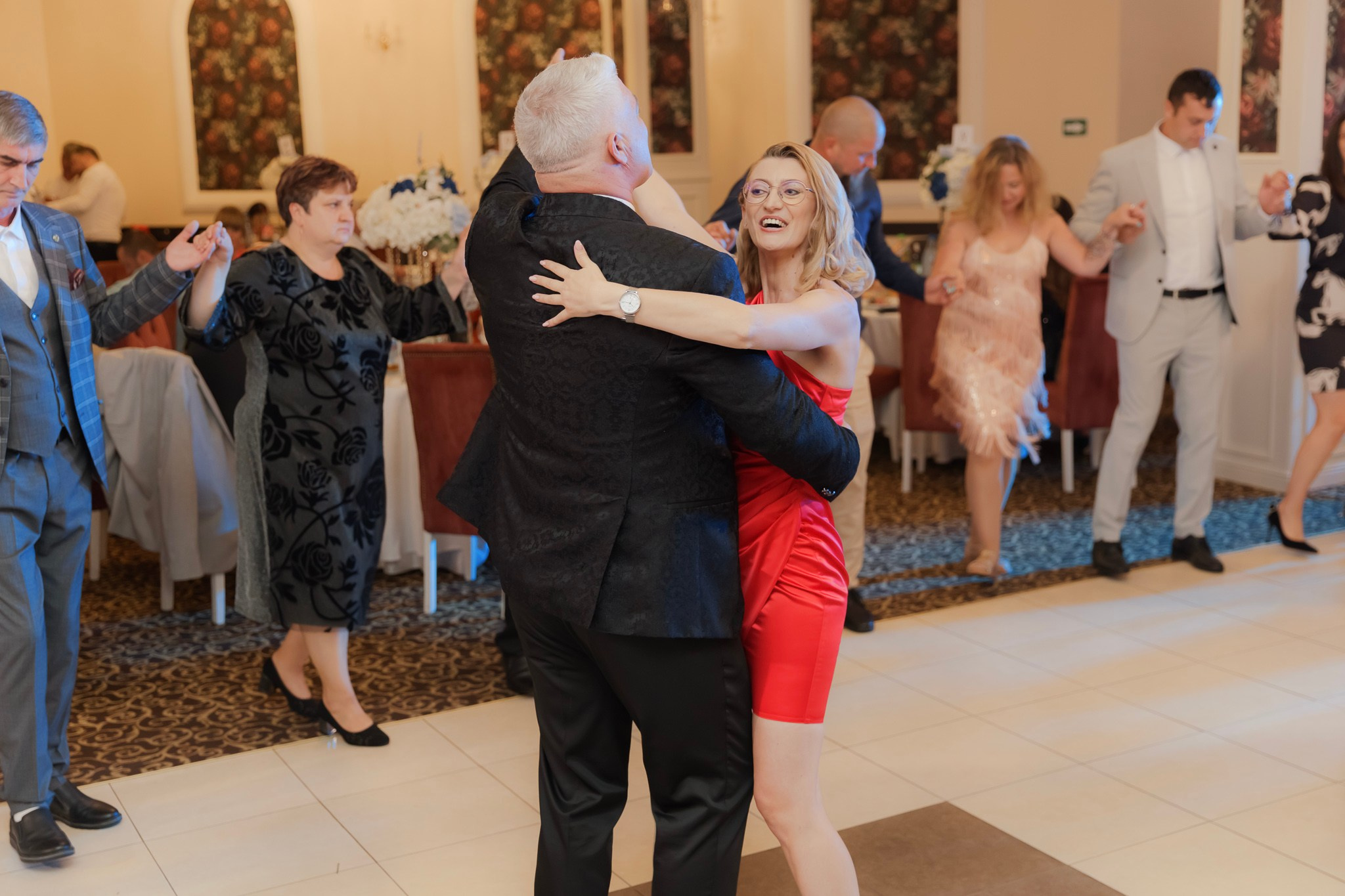 Mihai & Oana. Servicii foto-video profesionale, pentru momente de neuitat