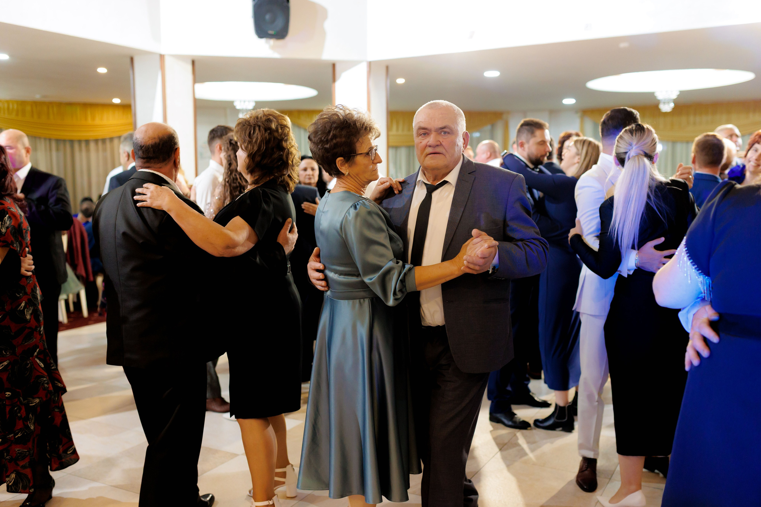 Loredana & Emilian – Ziua Nunții | Videografie - fotografie Botez Suceava, Iași, Botoșani. Servicii foto-video profesionale, pentru momente de neuitat