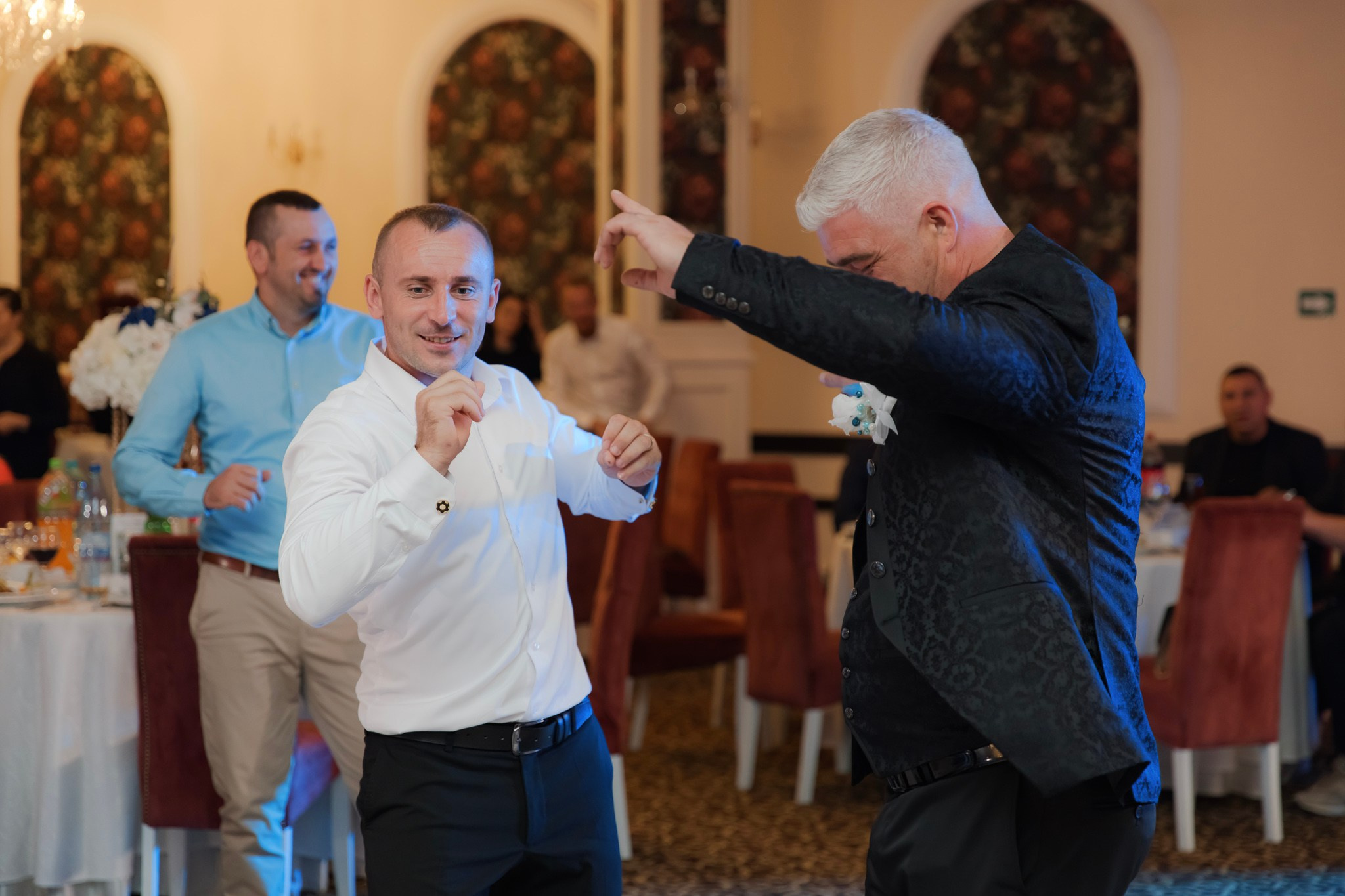 Mihai & Oana. Servicii foto-video profesionale, pentru momente de neuitat