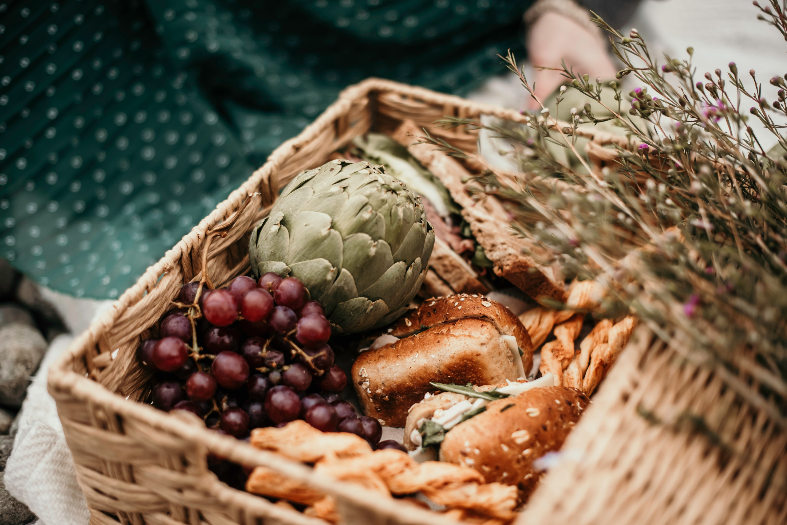 A walk by the water. Newborn, pregnancy, family photographer in New Jersey
