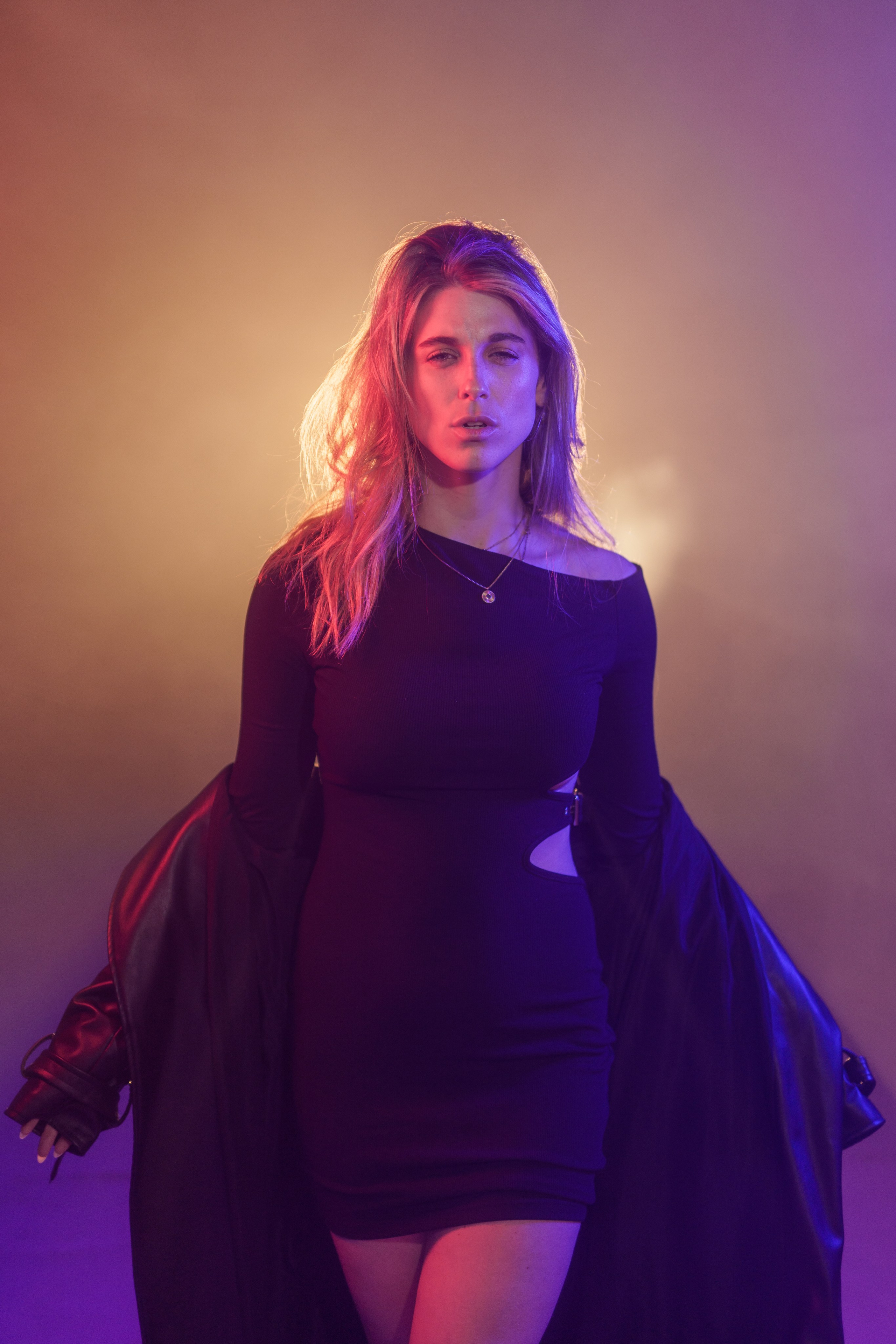 „Kölsch&Shoot“ in Cologne w/ Lisa (Set #5). URBANSTREETFILES.ART