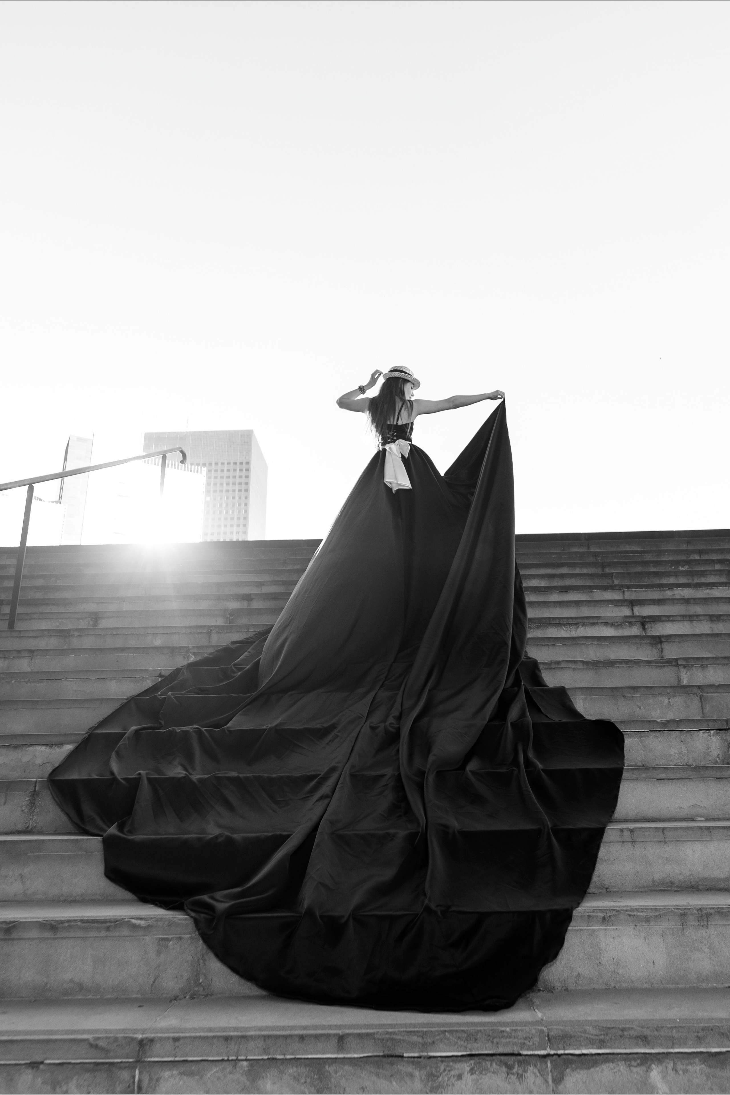 Shooting La Defence cu Lenuta. Wedding, event and family photographer in Paris, Emilian Olaru