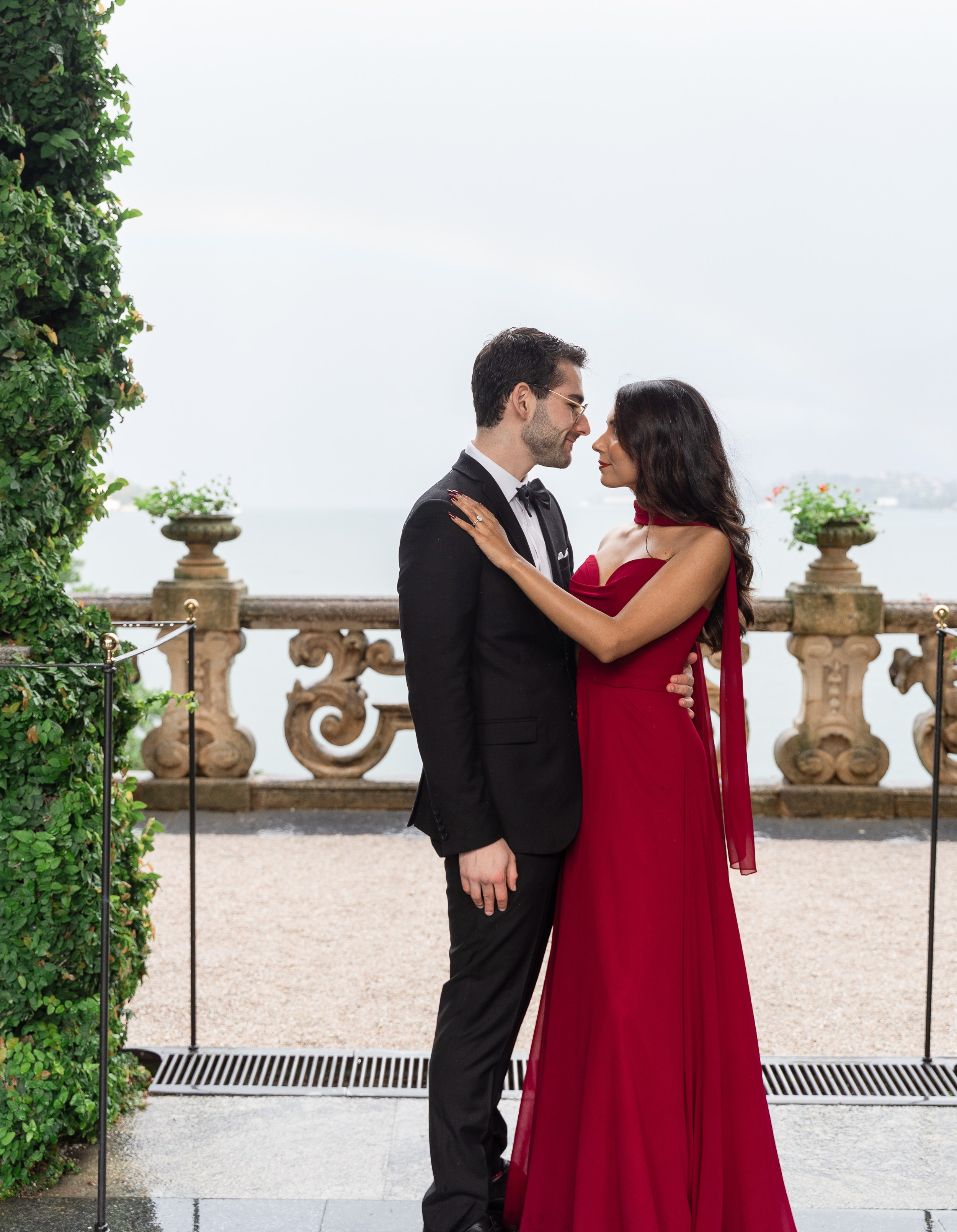 Engagement Photoshoot at the Villa Balbianello. Proposal Photographer in Lake Como