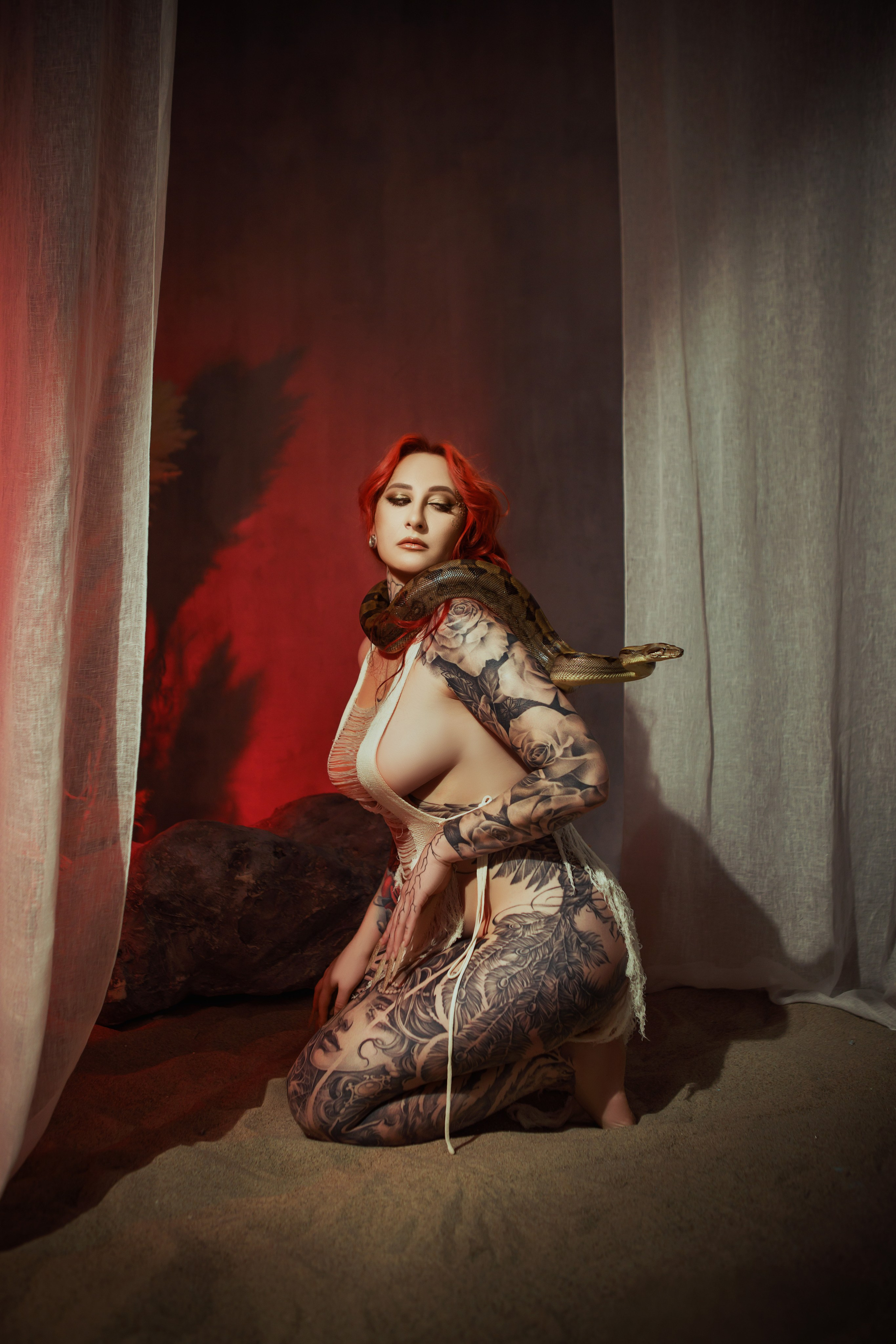 Виктория и Виверн — студийная фотосессия со змеей (Dalia Studio, Варшава). Рома Волков 🐍 Змеи в Варшаве