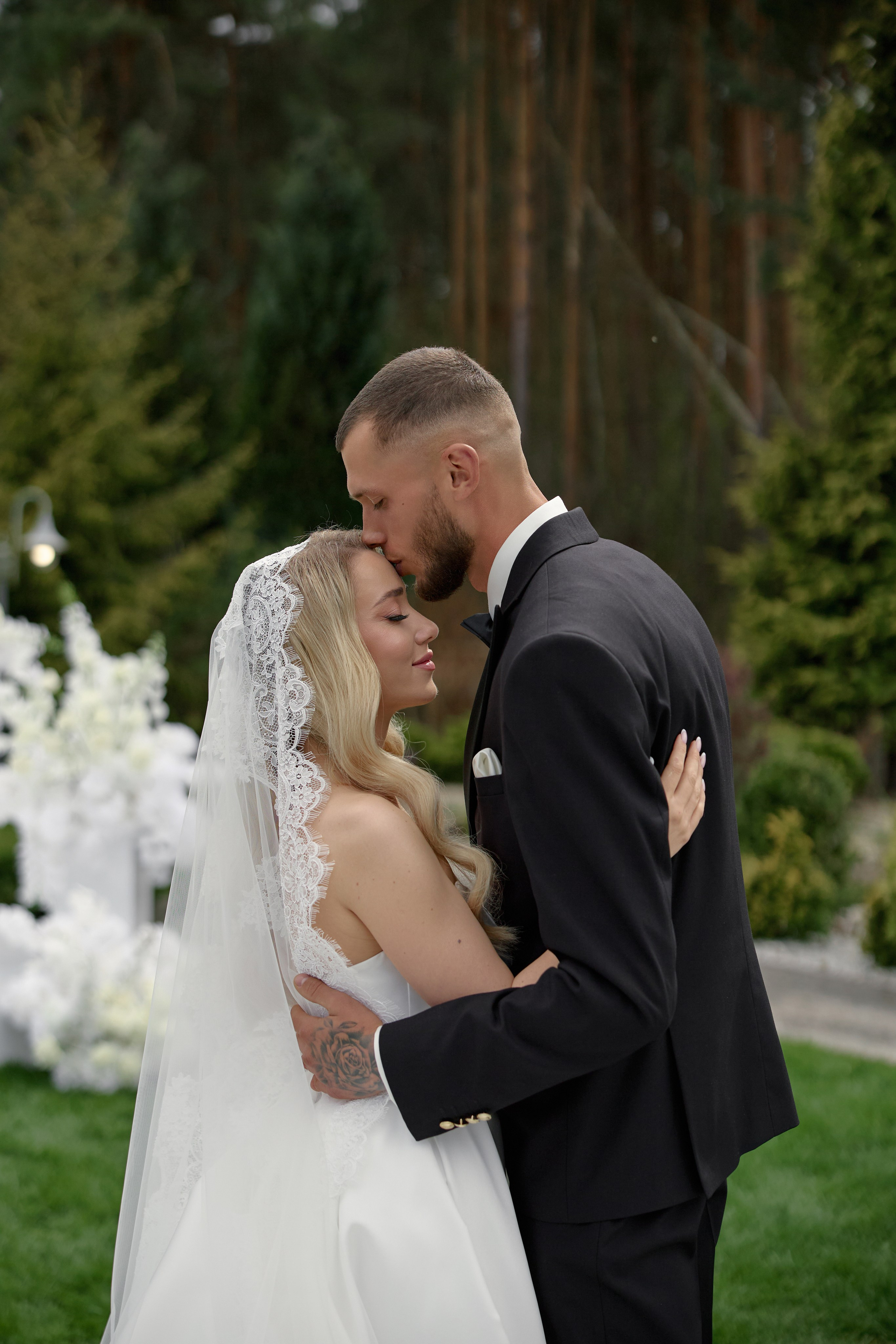 Natalia & Roman. Dworek przy lesie. Fotograf ślubny i rodzinny w Krakowie Yana Klymova