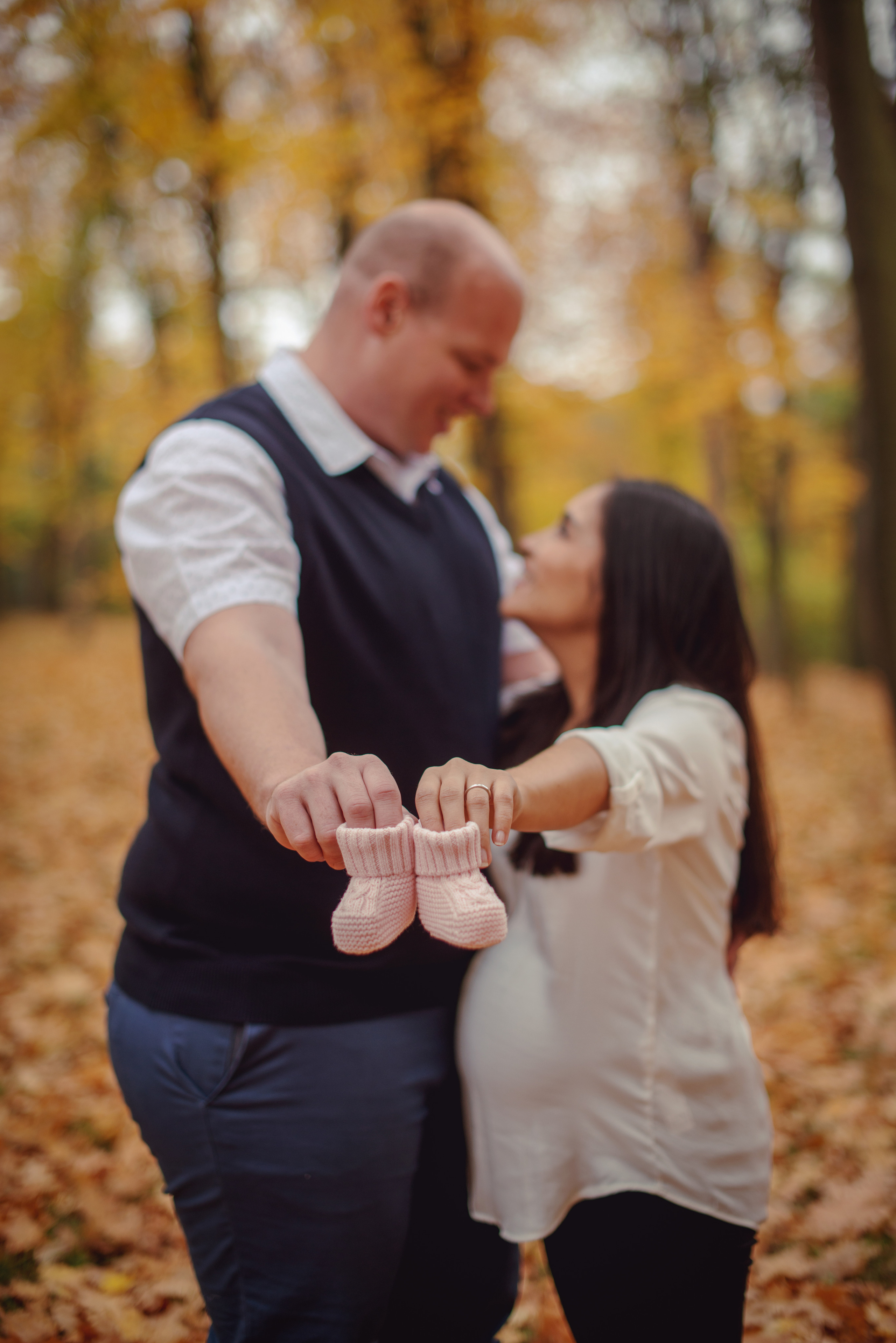 Těhotenské focení v parku Stromovka v Praze. Profesionální fotografka v Praze Anastasia Haritonova