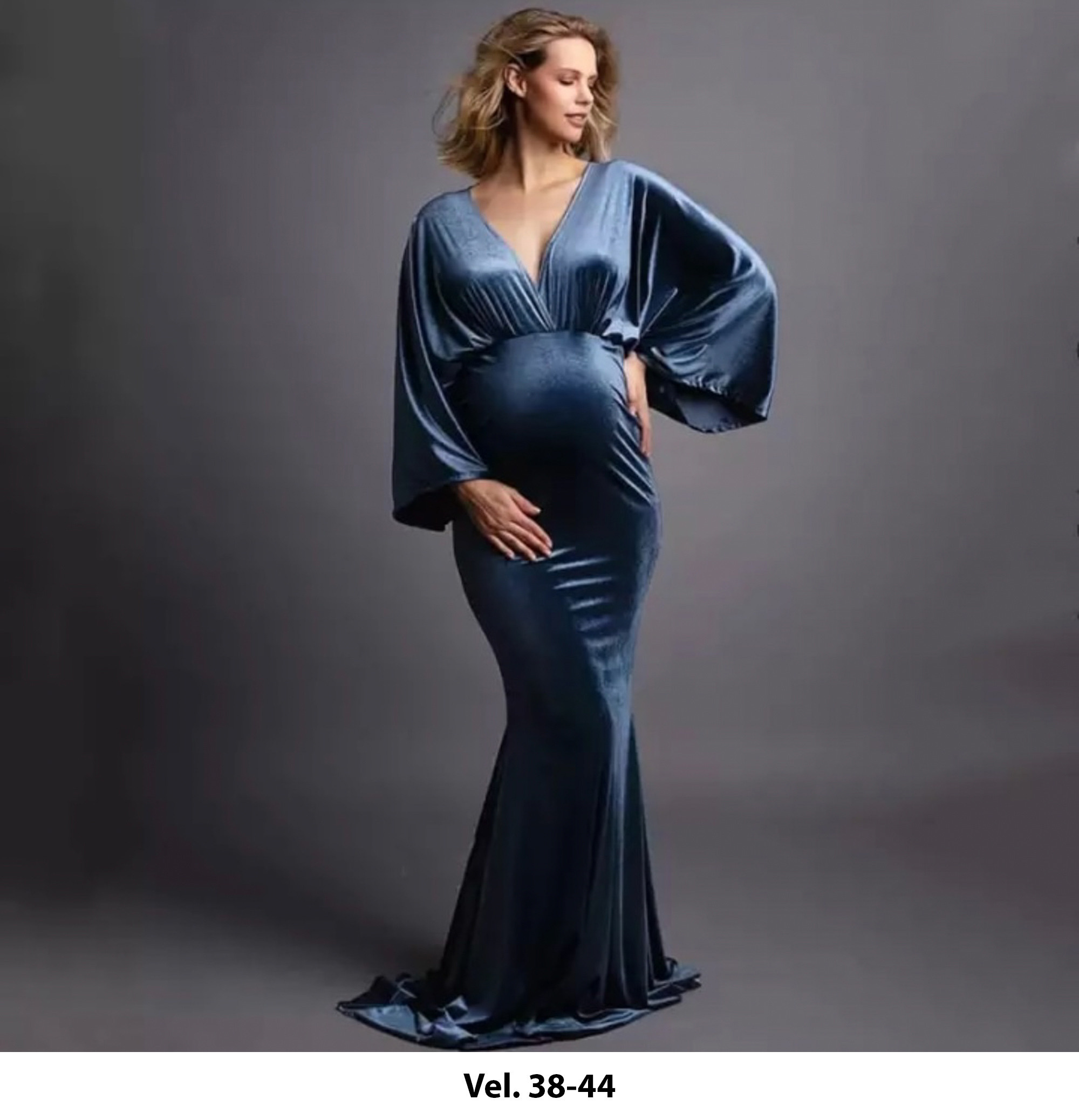 Plus size dress rent in Prague and Czech Republic. Professional photographer in Prague Anastasia Haritonova