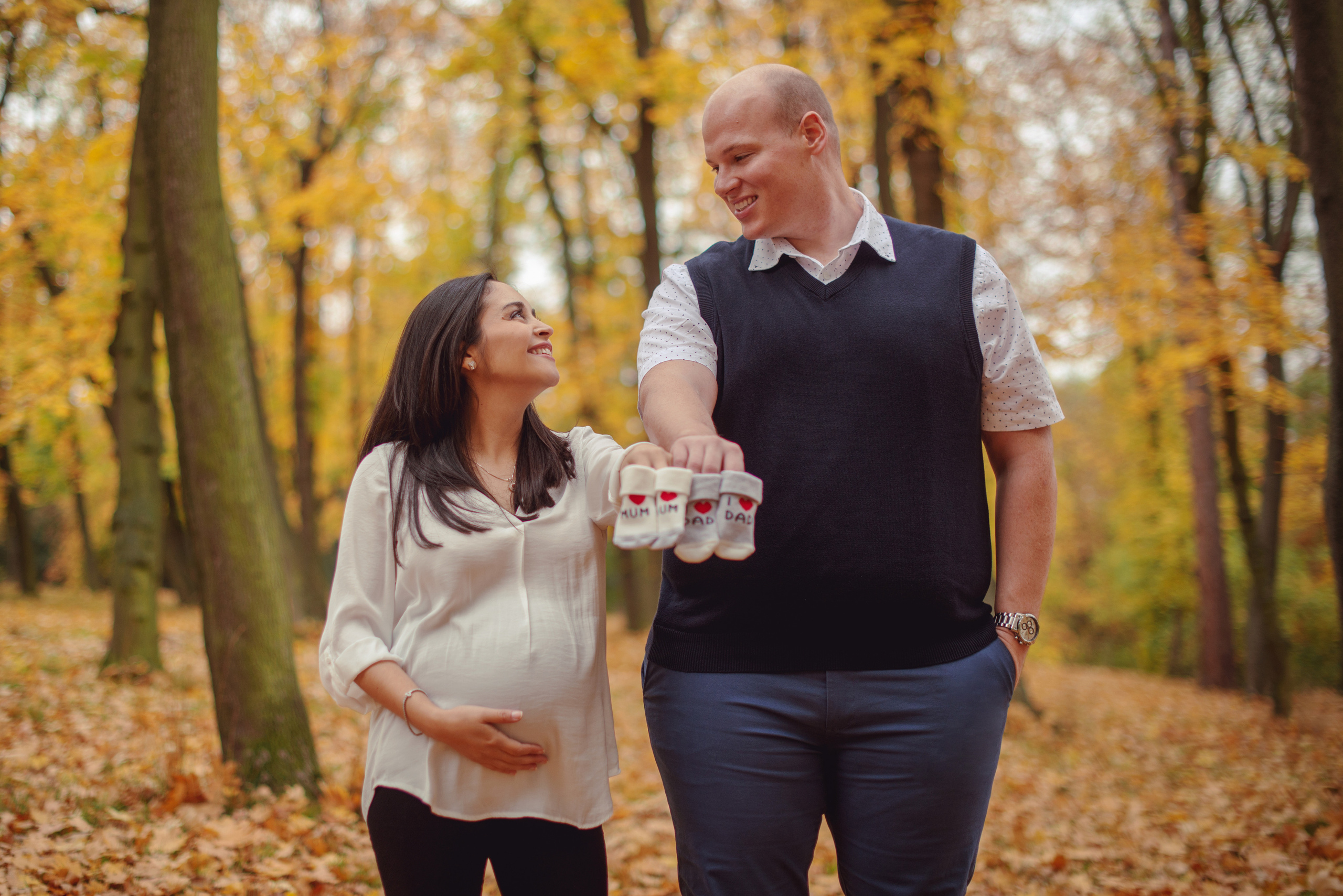 Těhotenské focení v parku Stromovka v Praze. Profesionální fotografka v Praze Anastasia Haritonova