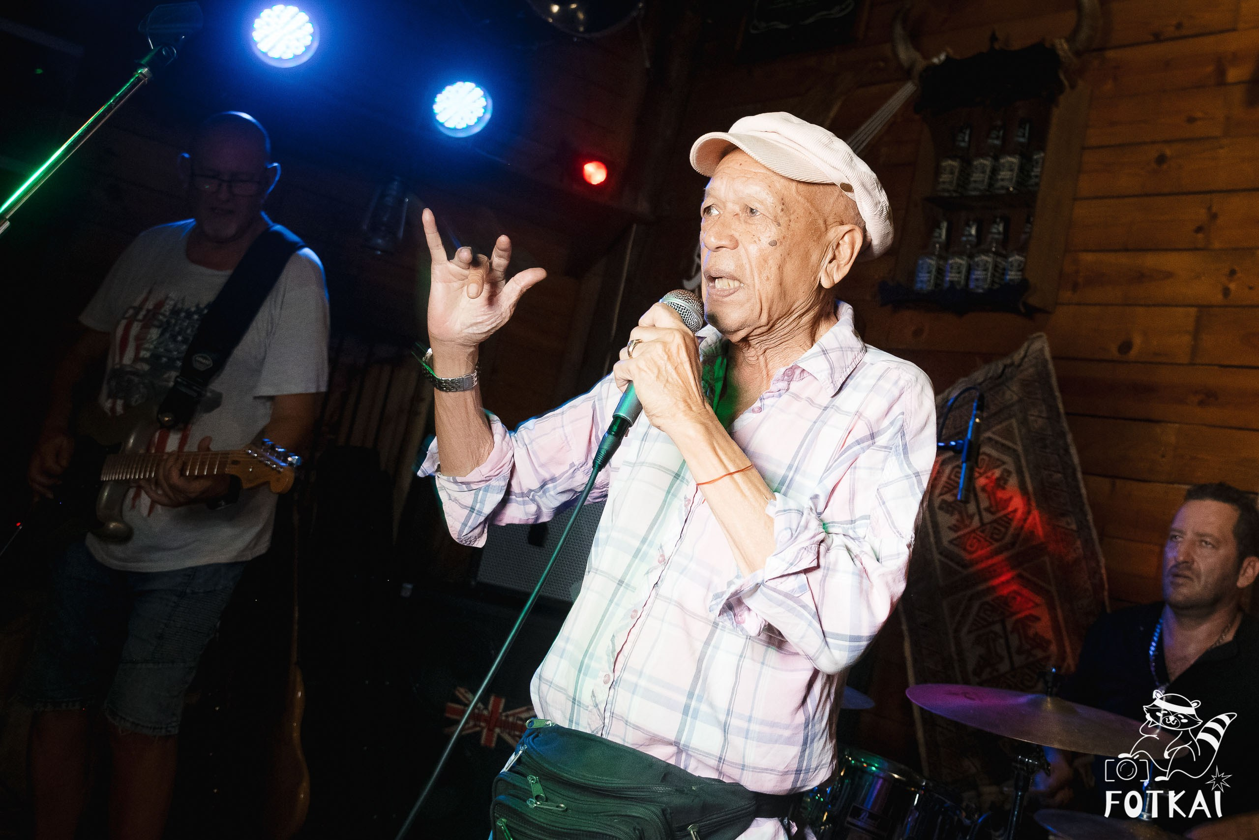 El Paso Rock Bar Torrevieja: Reportaje fotográfico 19.09.25 | FOTKAI