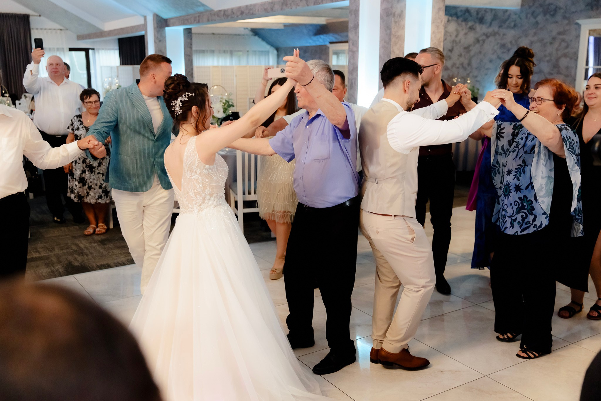 Ioana & Ionuț | Nuntă de poveste la Păstrăvăria Poiana din Mălini județul Suceava. Servicii foto-video profesionale, pentru momente de neuitat